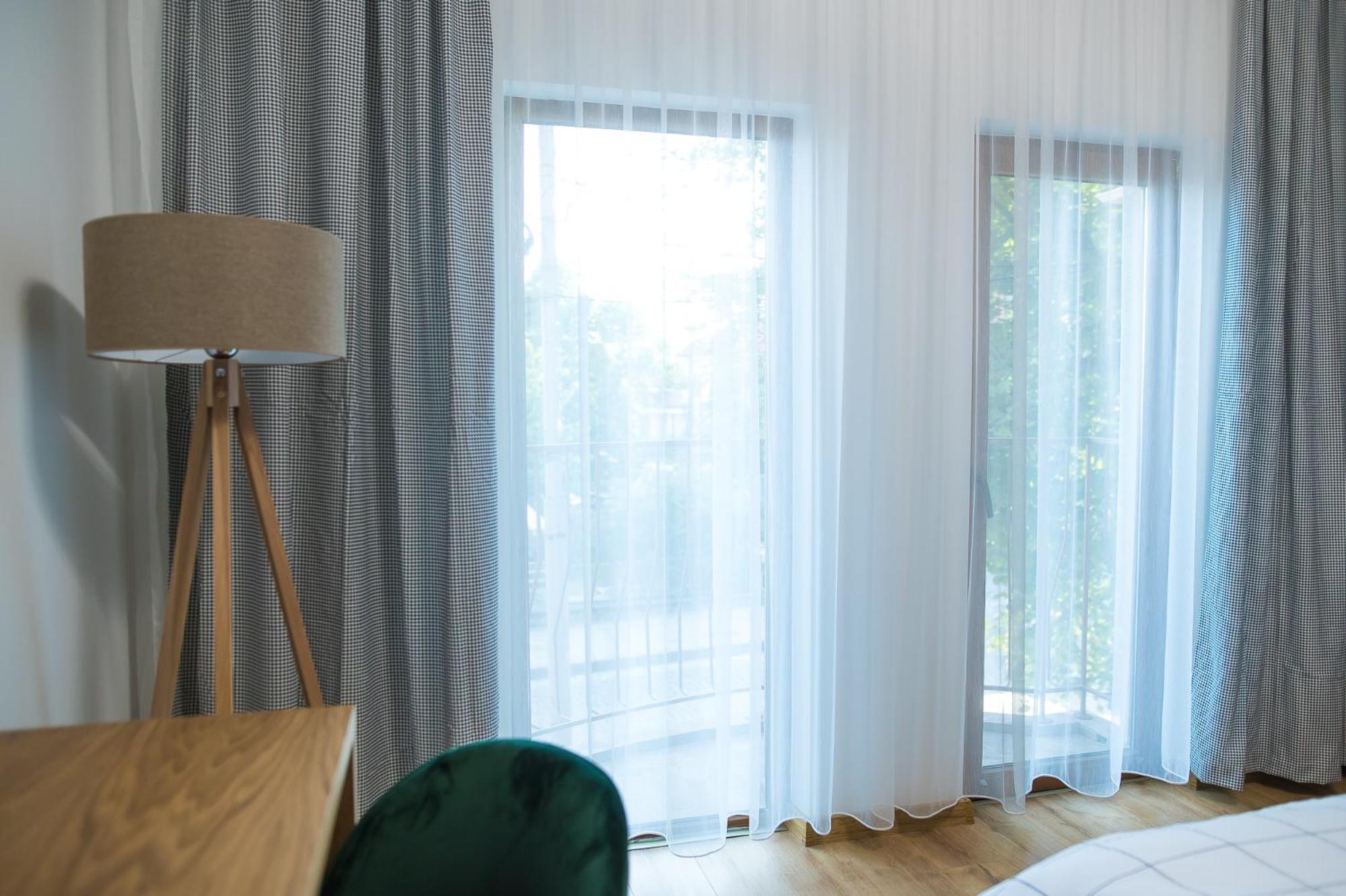 Deluxe Queen Room - Photo 9
