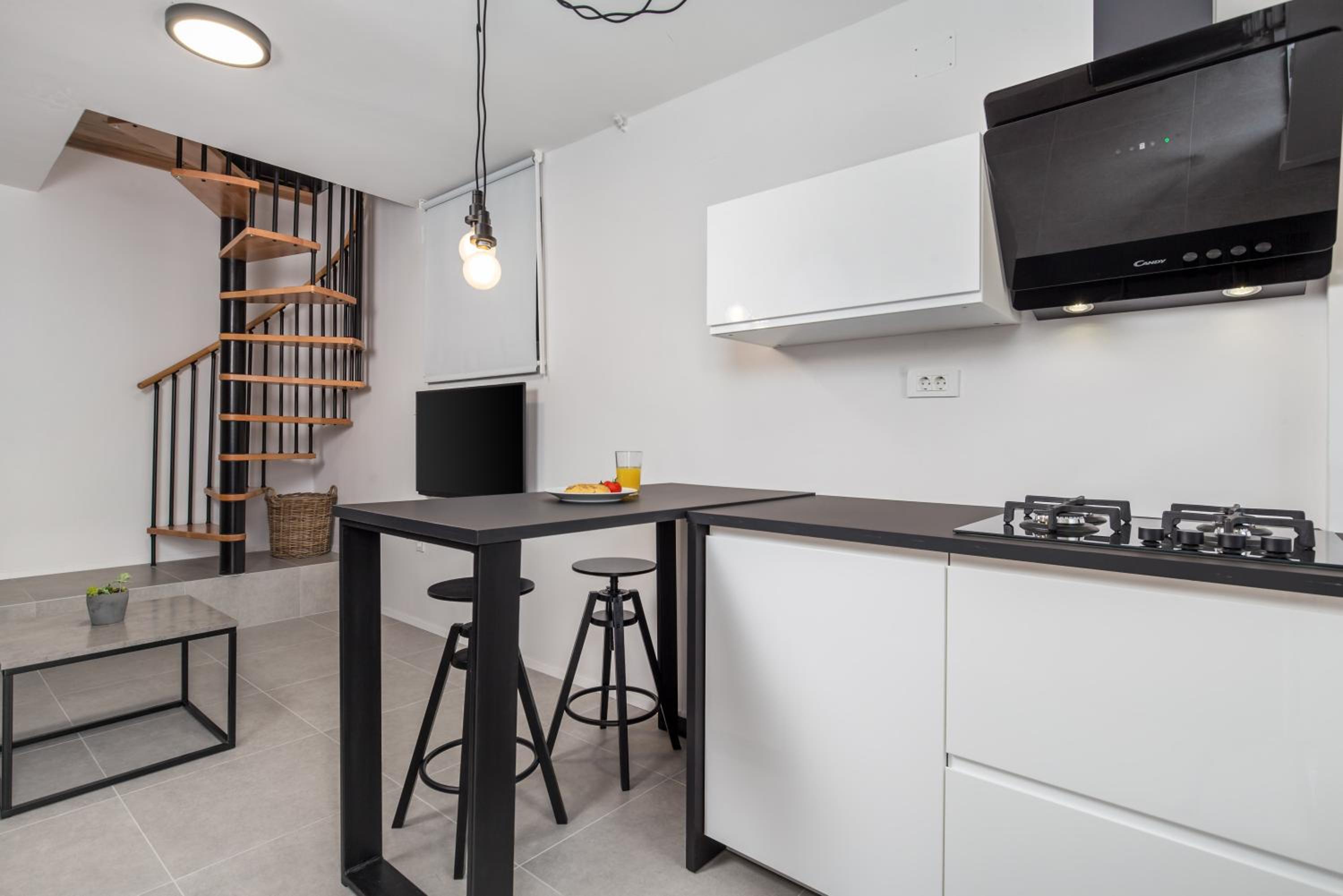 Duplex Apartment - Photo 10