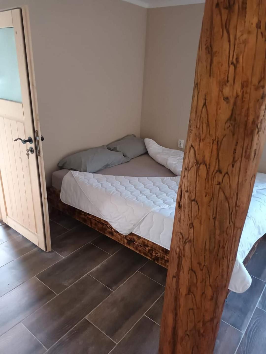 One-Bedroom House photo 1