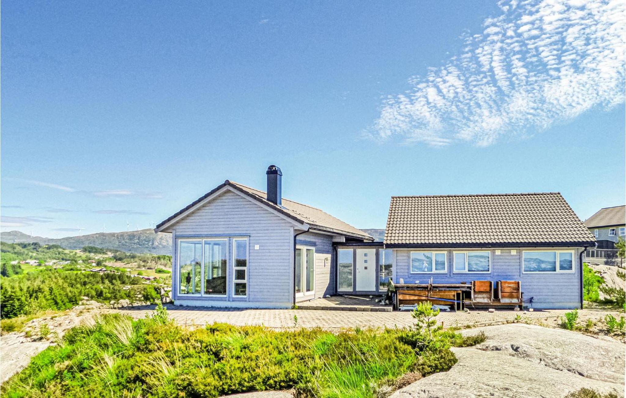 Five-Bedroom Holiday Home photo 2