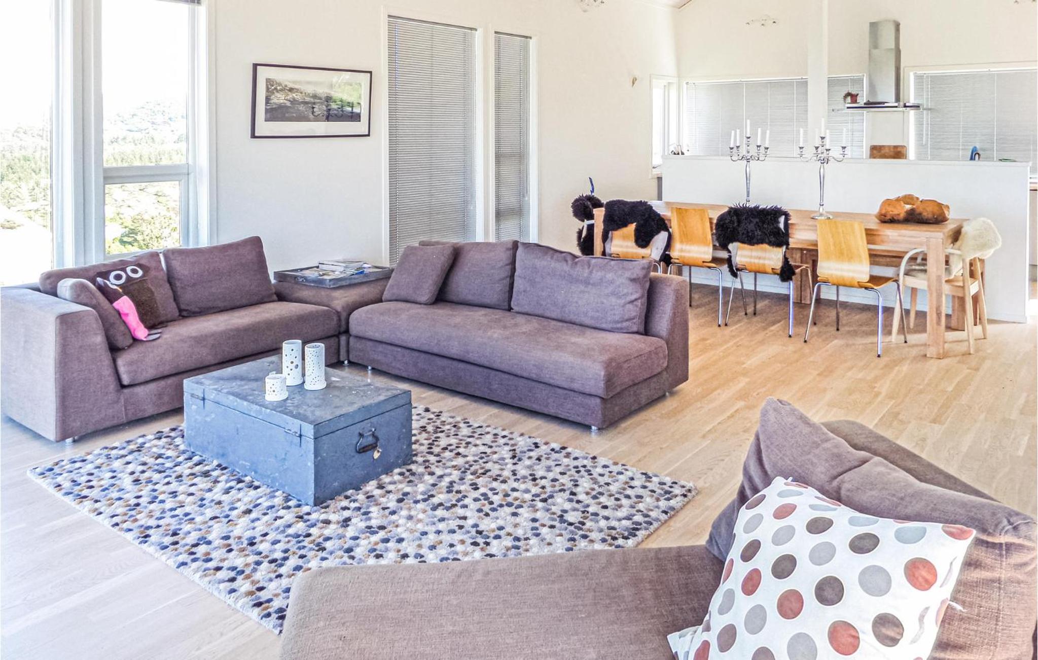 Five-Bedroom Holiday Home photo 1