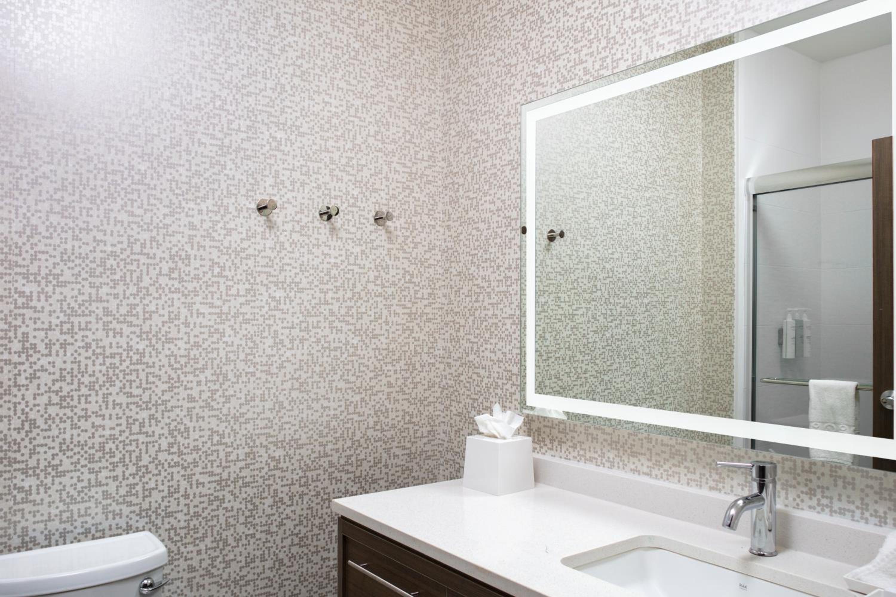 King Studio Suite - Non-Smoking - Photo 2