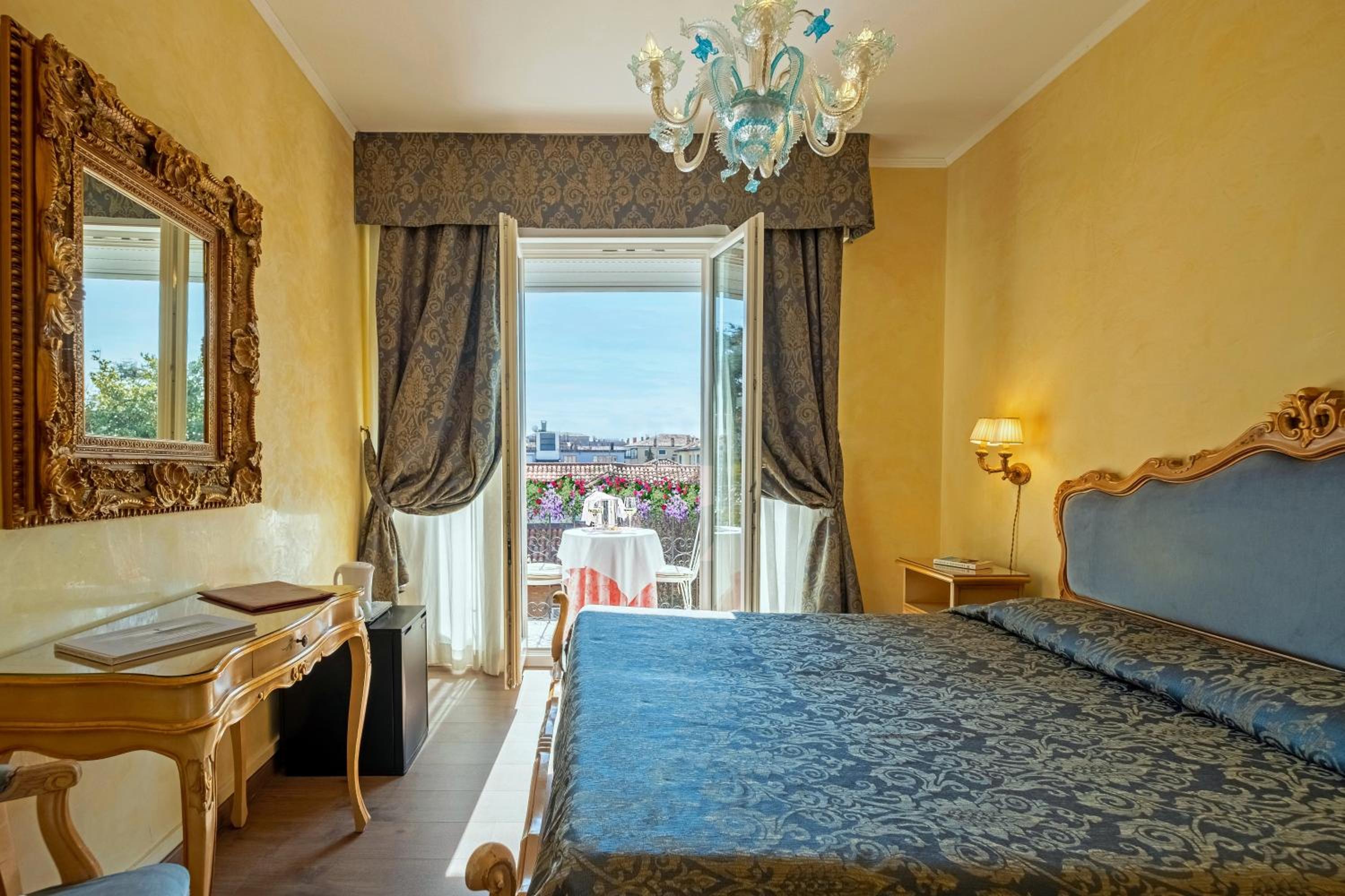 Superior Double Room - Photo 2