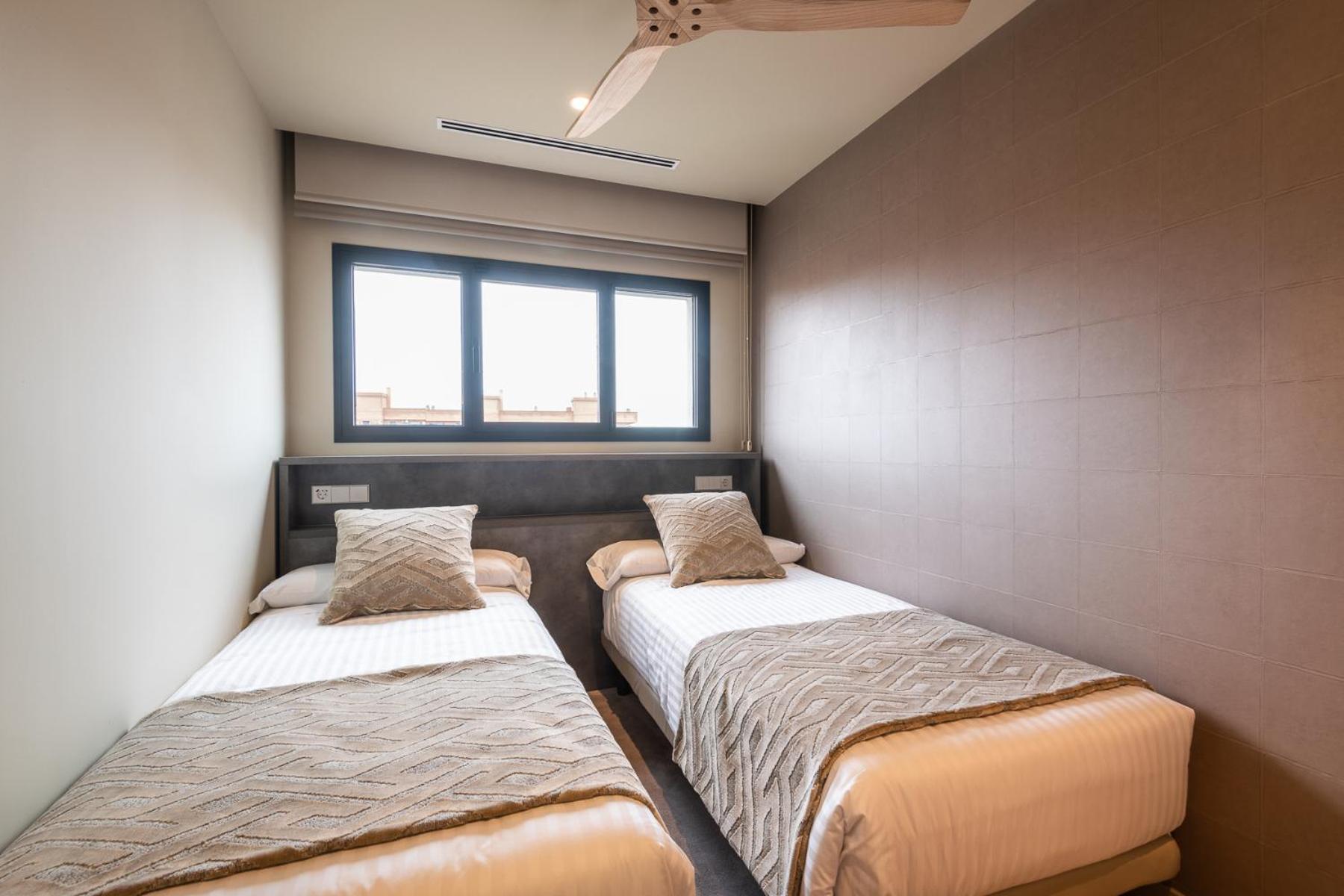 Apartment with Balcony - Photo 5