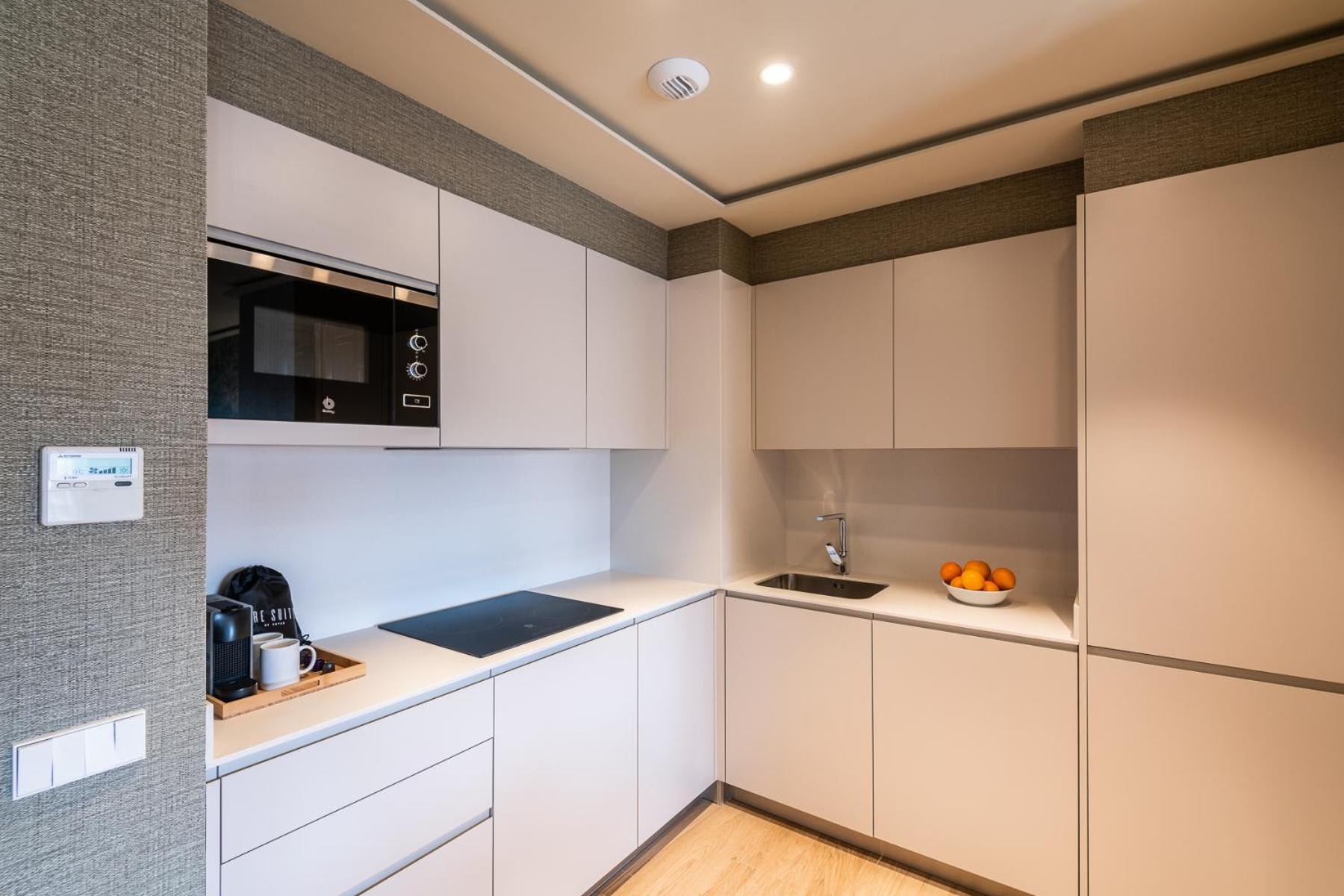 Apartment with Balcony - Photo 8