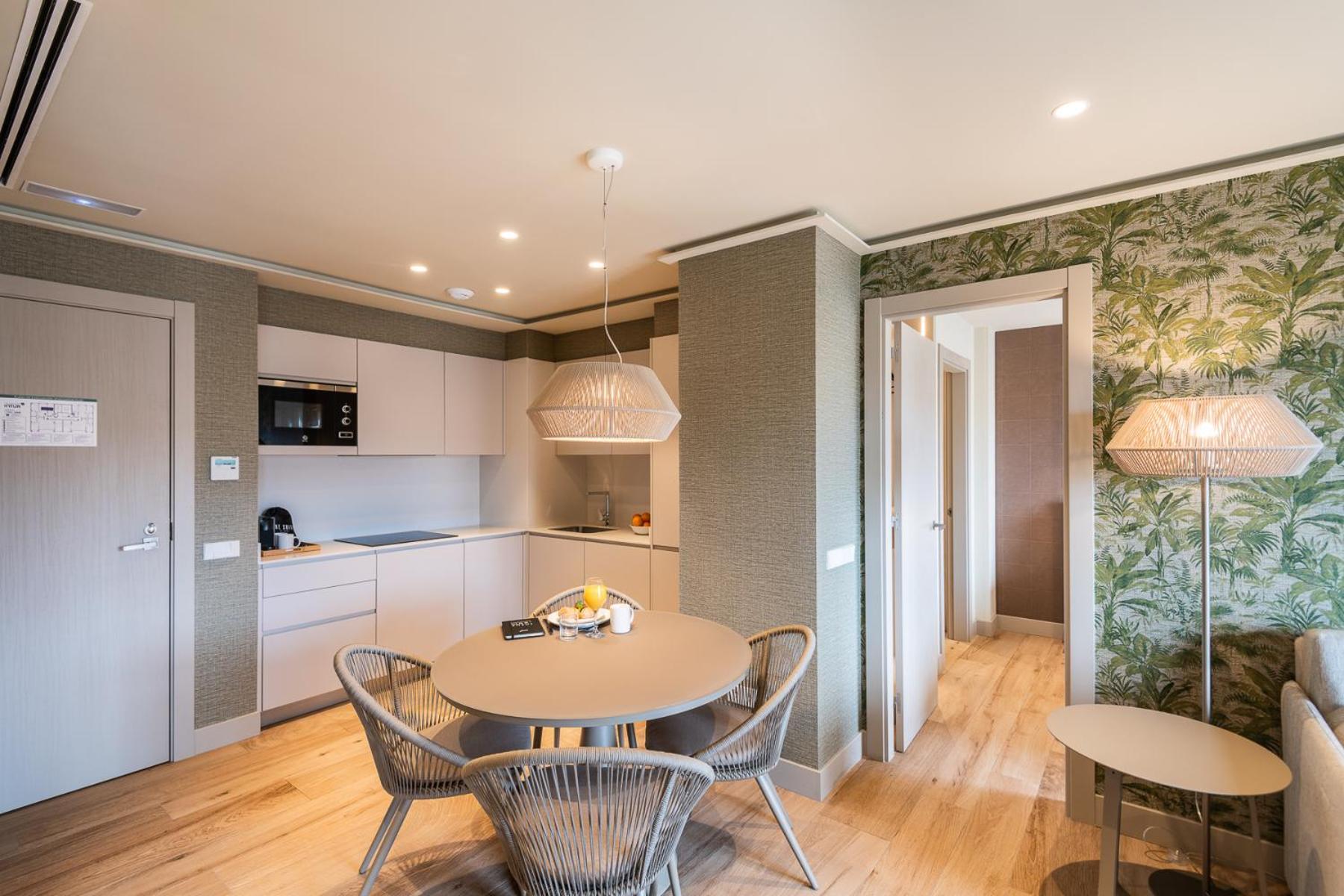 Apartment with Balcony - Photo 7