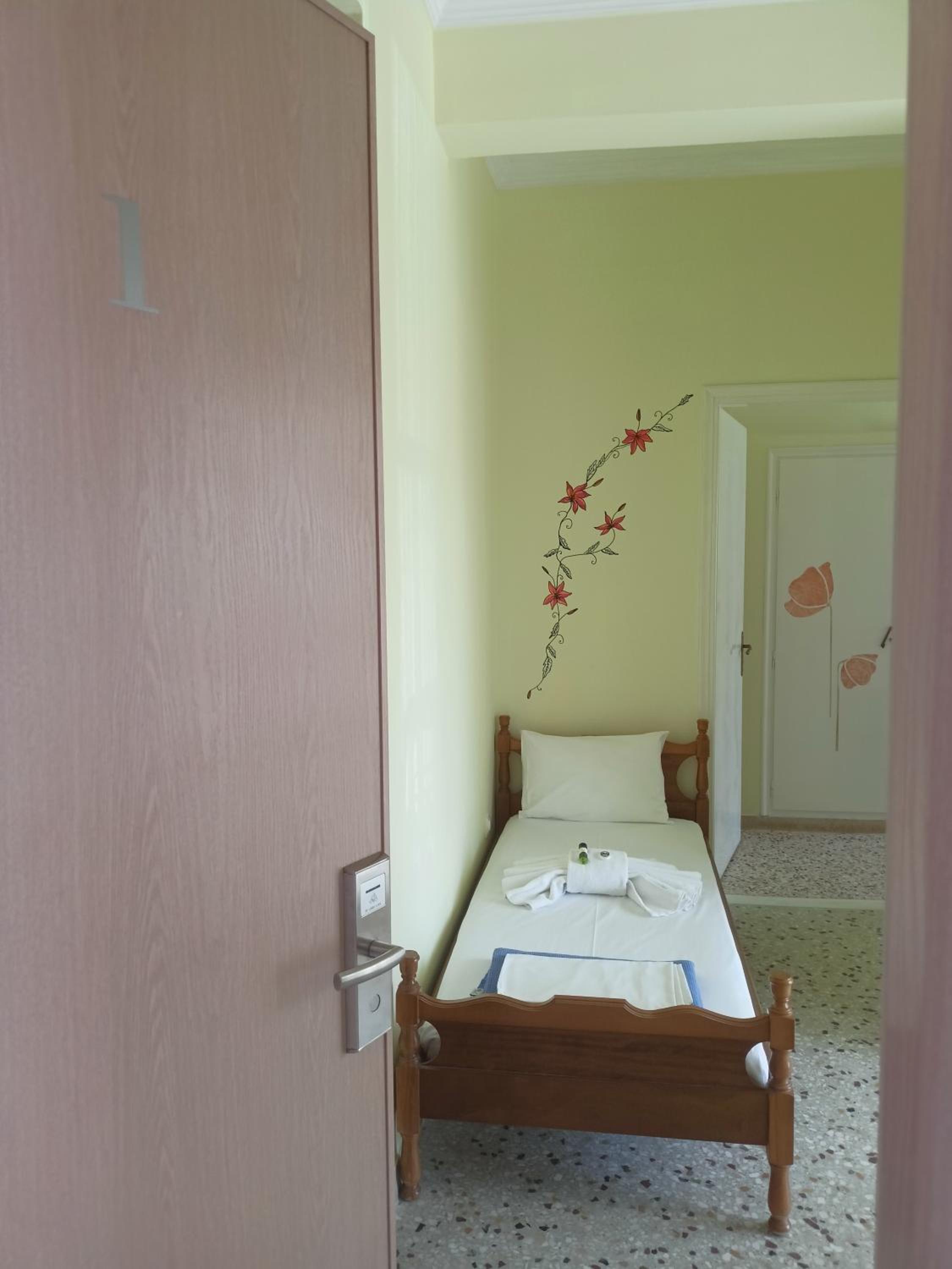 Basic Triple Room - Photo 2