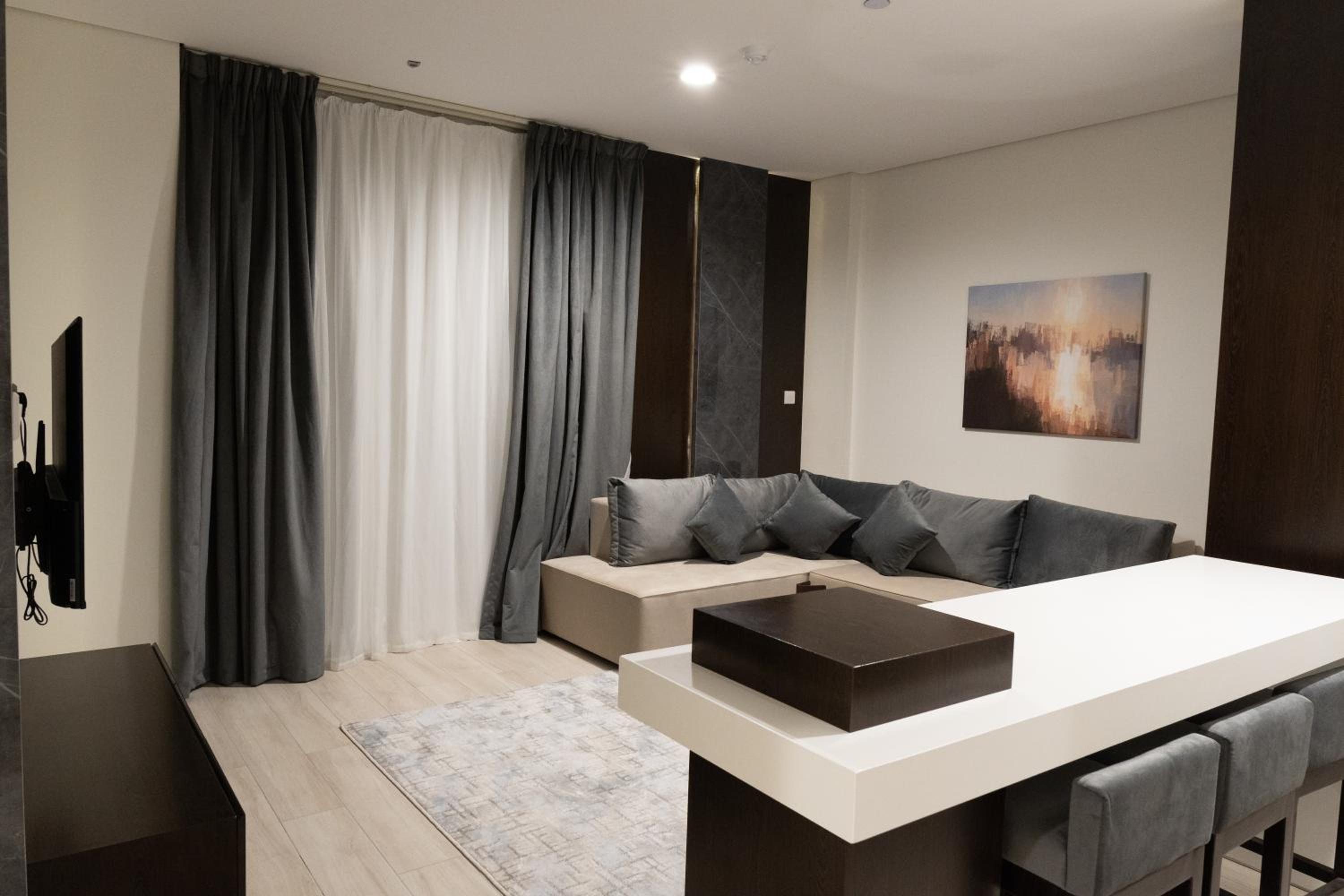 Deluxe Apartment - Photo 2