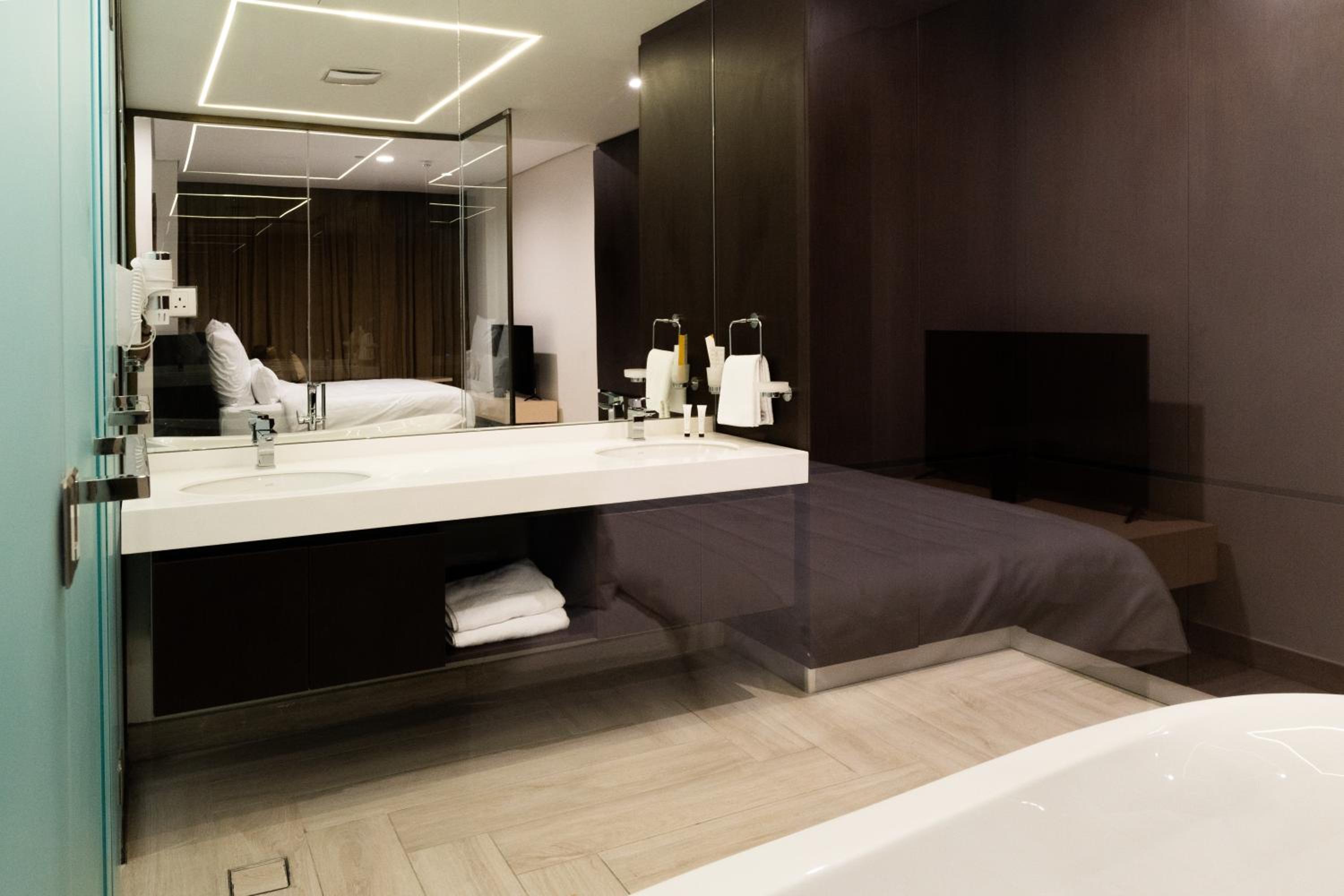 Three-Bedroom Apartment - Photo 22