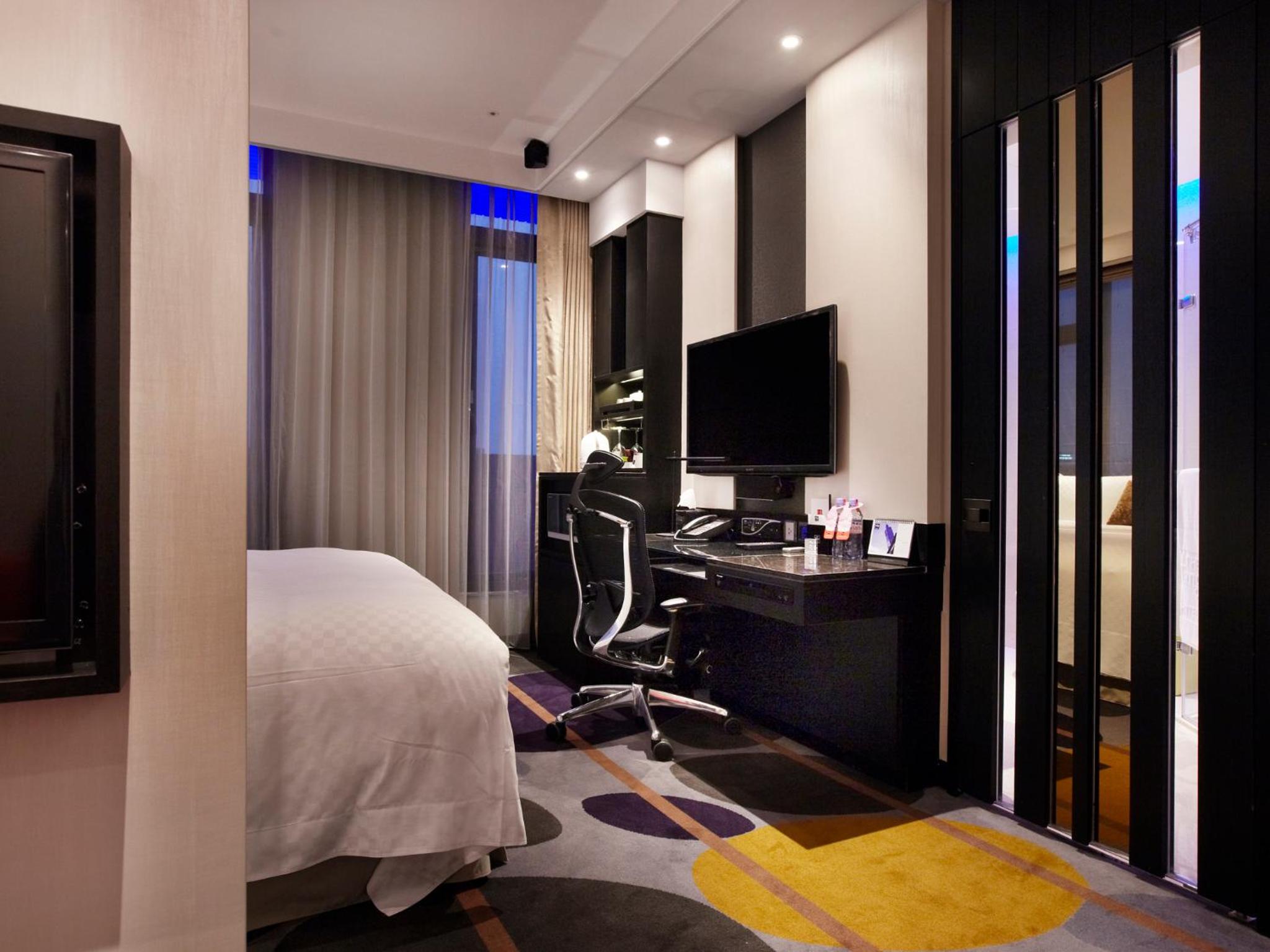 Eagle Suite with Taipei 101 View photo 3