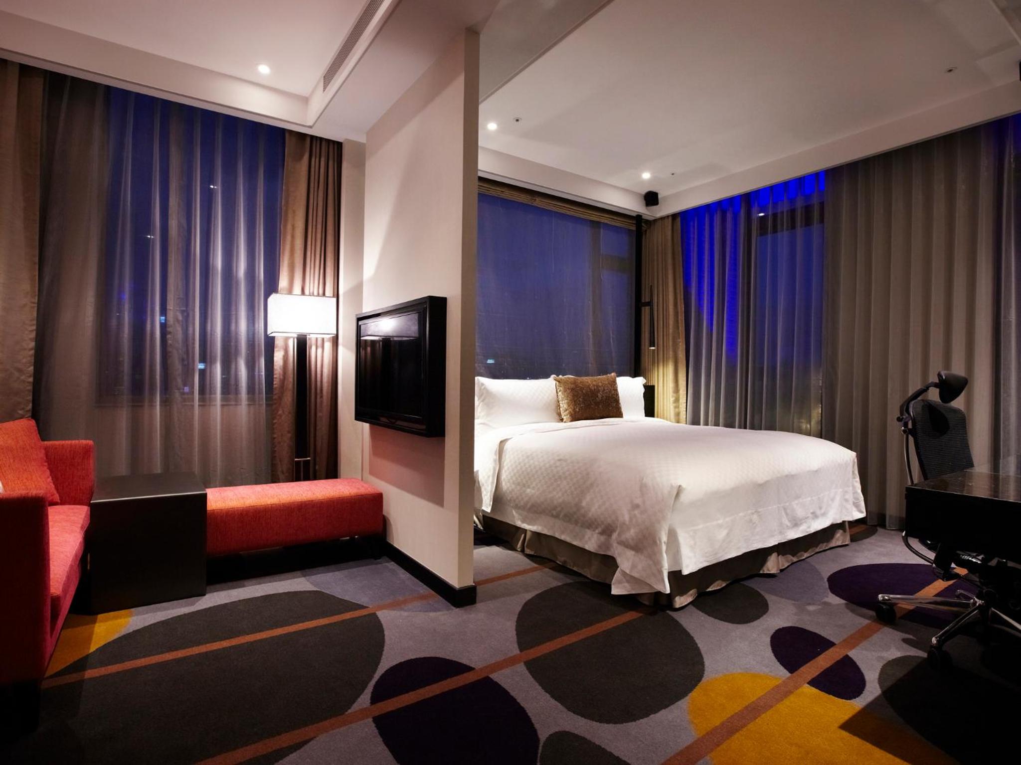 Eagle Suite with Taipei 101 View photo 2