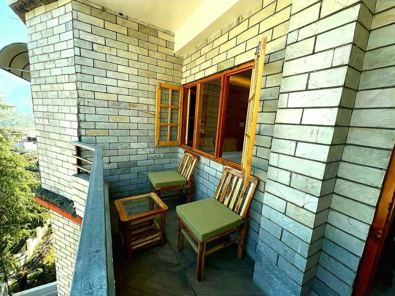 Deluxe Family Suite - Photo 10