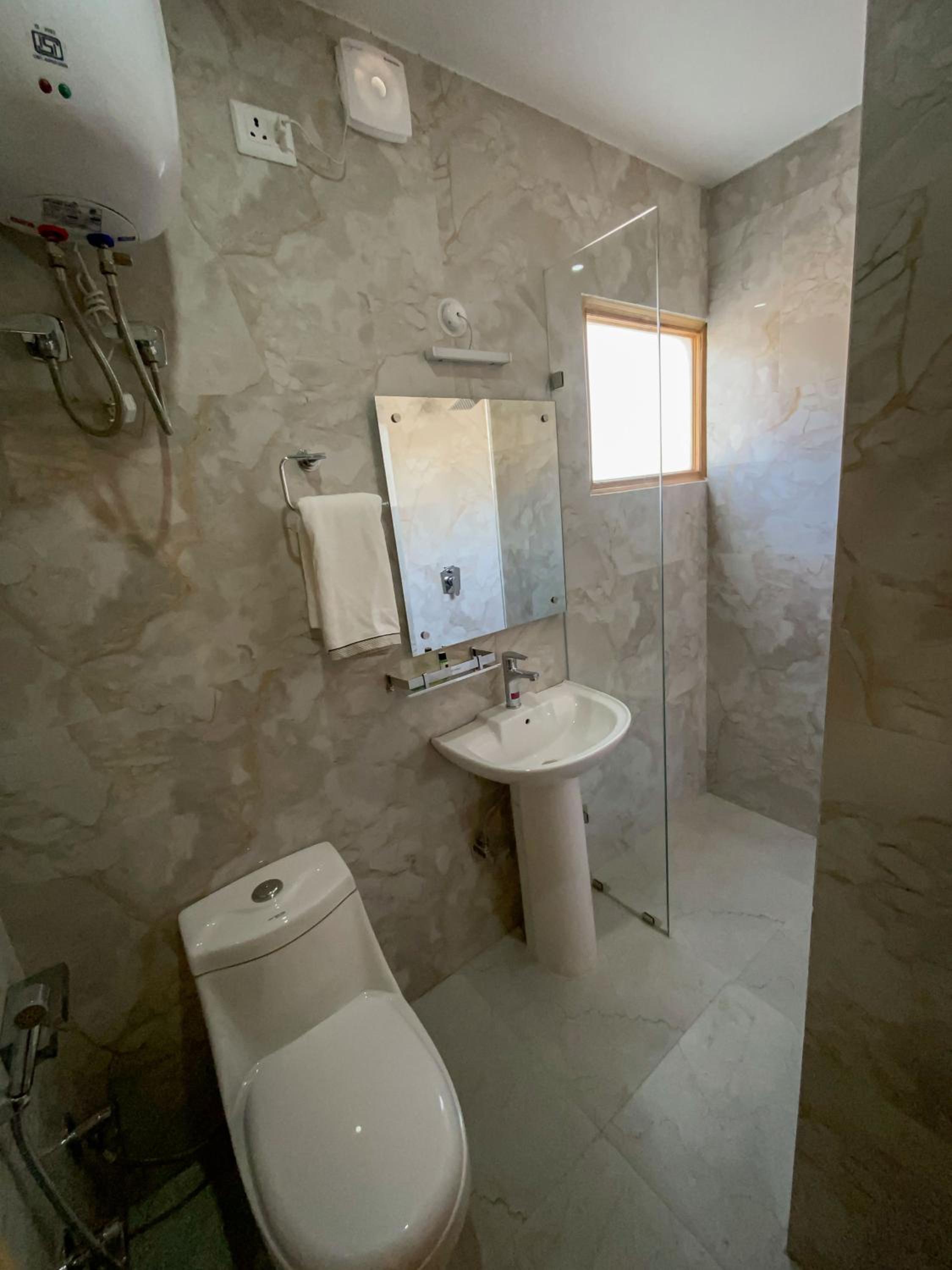 Deluxe Double Room - Photo 3