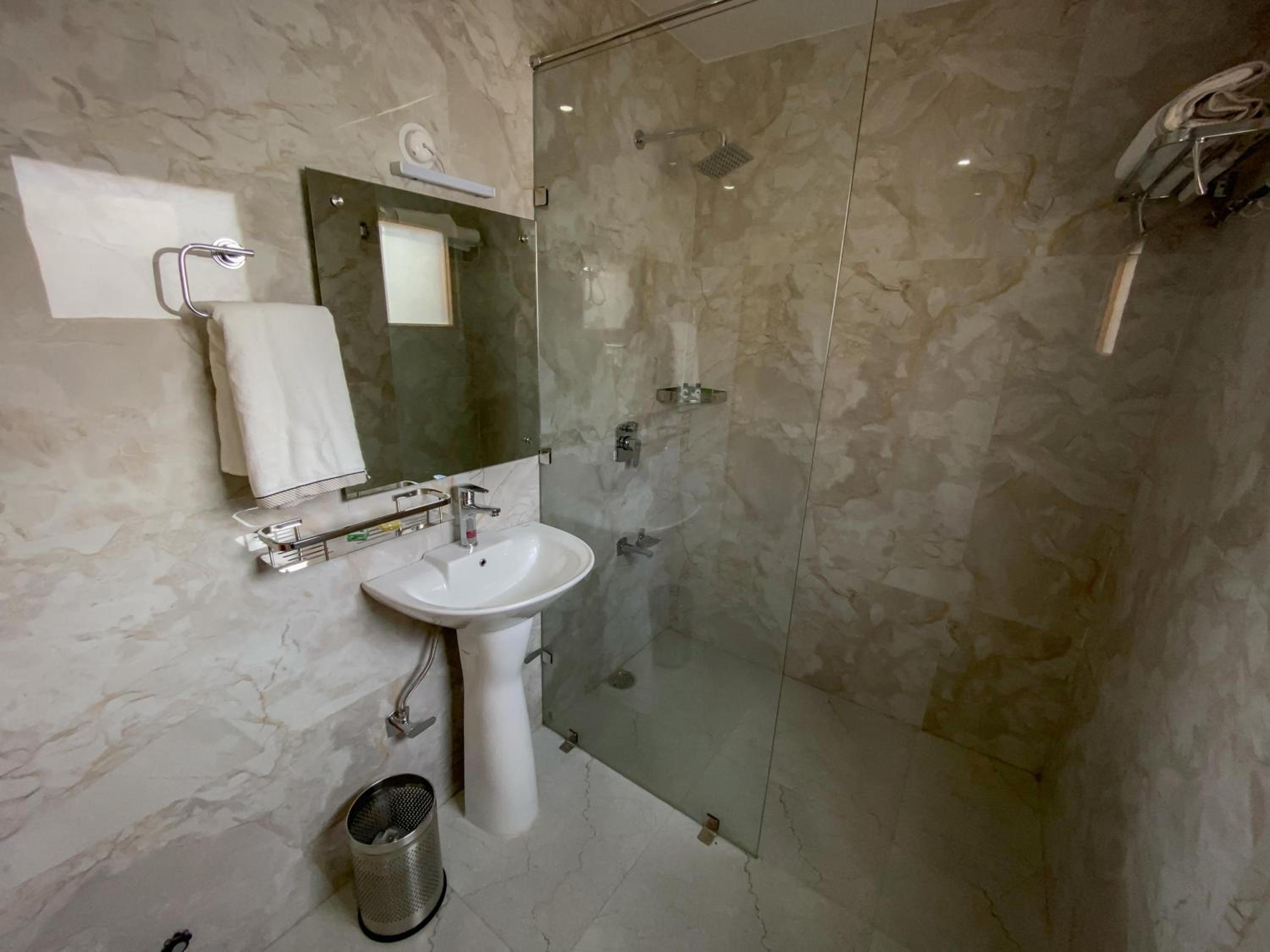 Deluxe Double Room - Photo 2