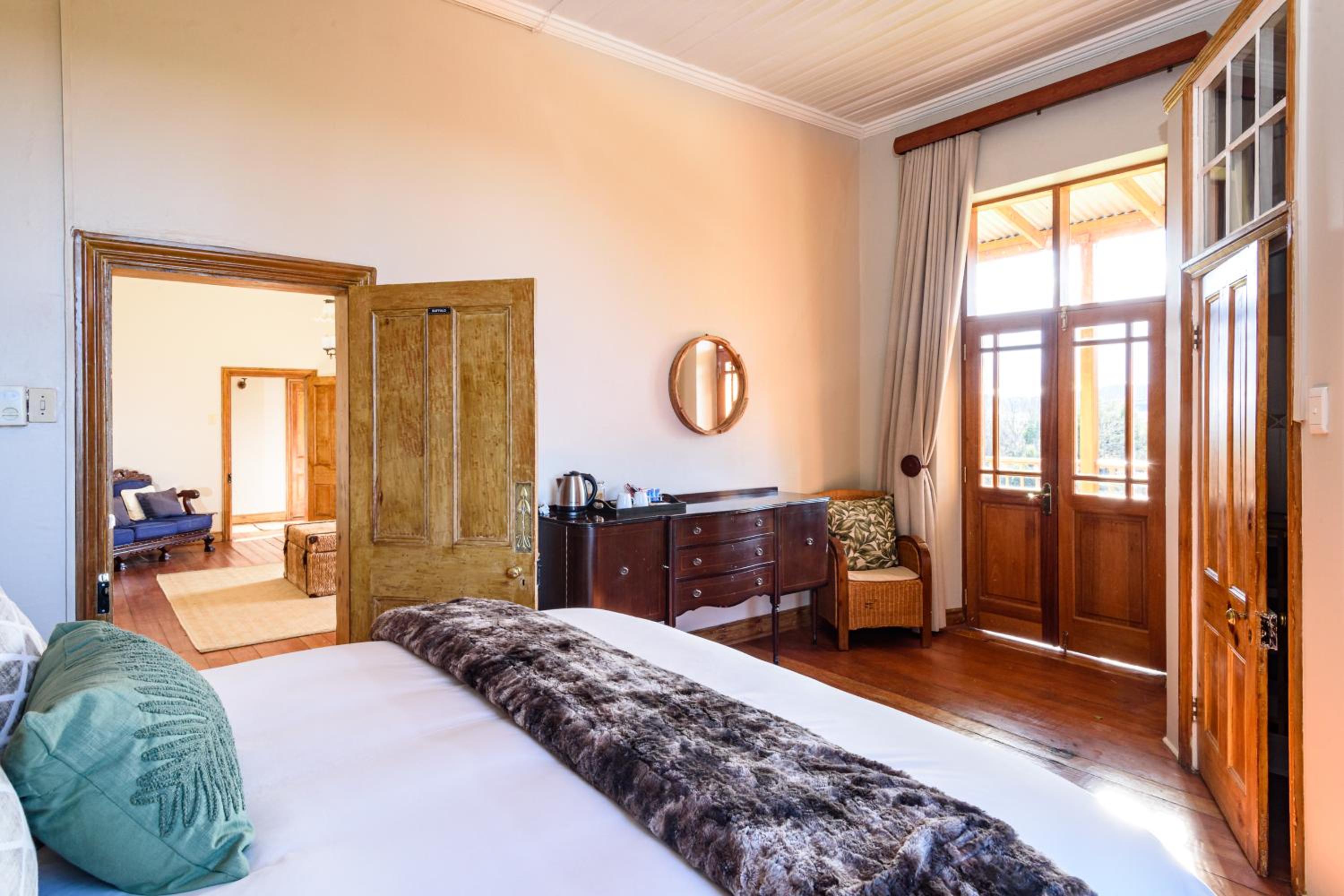 Deluxe Double Room with Shower - Photo 3