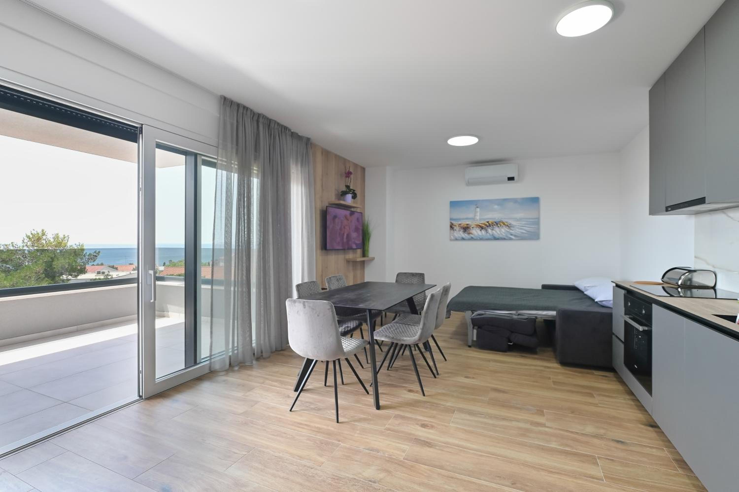 Deluxe Apartment