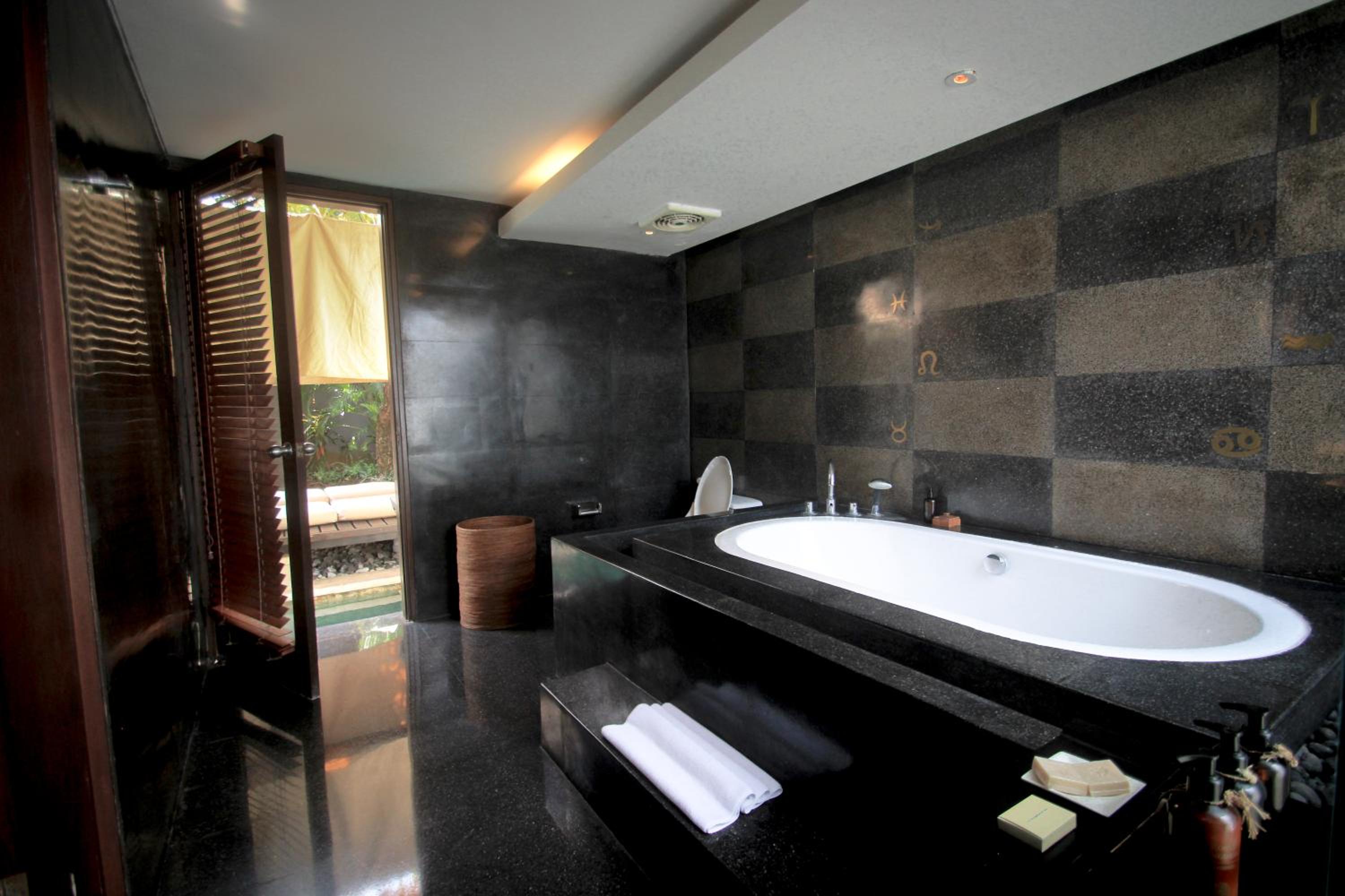 One-Bedroom Villa with Private Pool - Photo 8