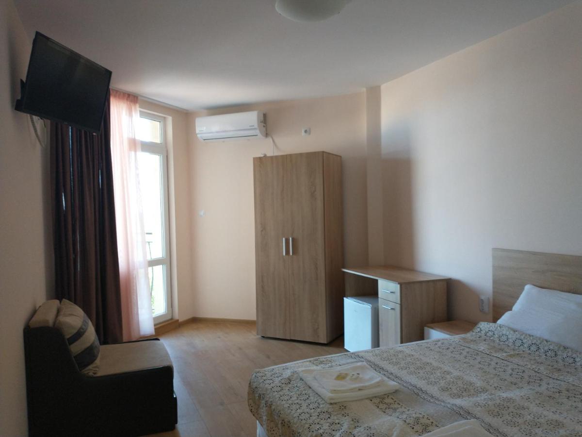 Double or Twin Room with Extra Bed photo 1
