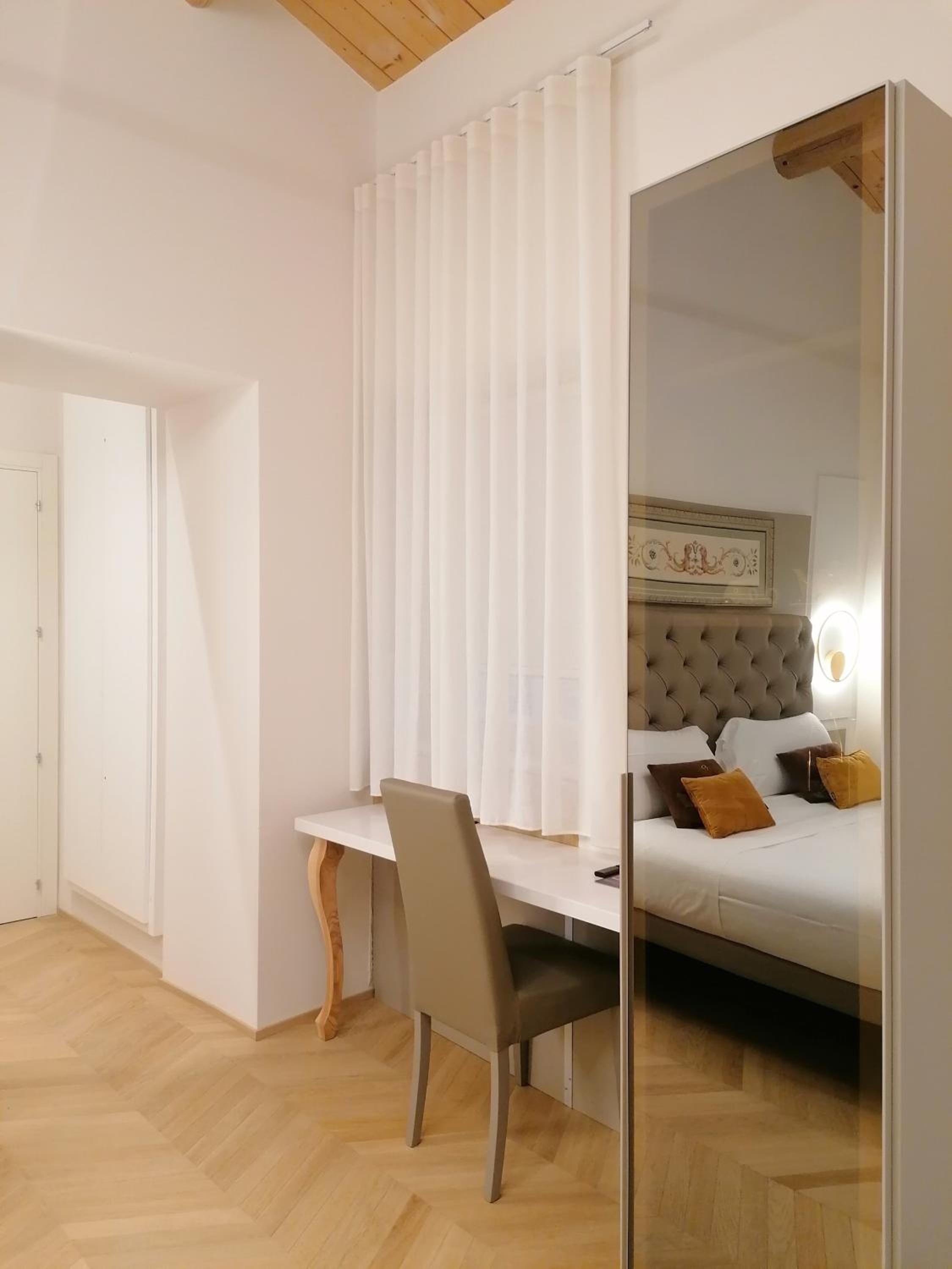 Deluxe King Room photo 3
