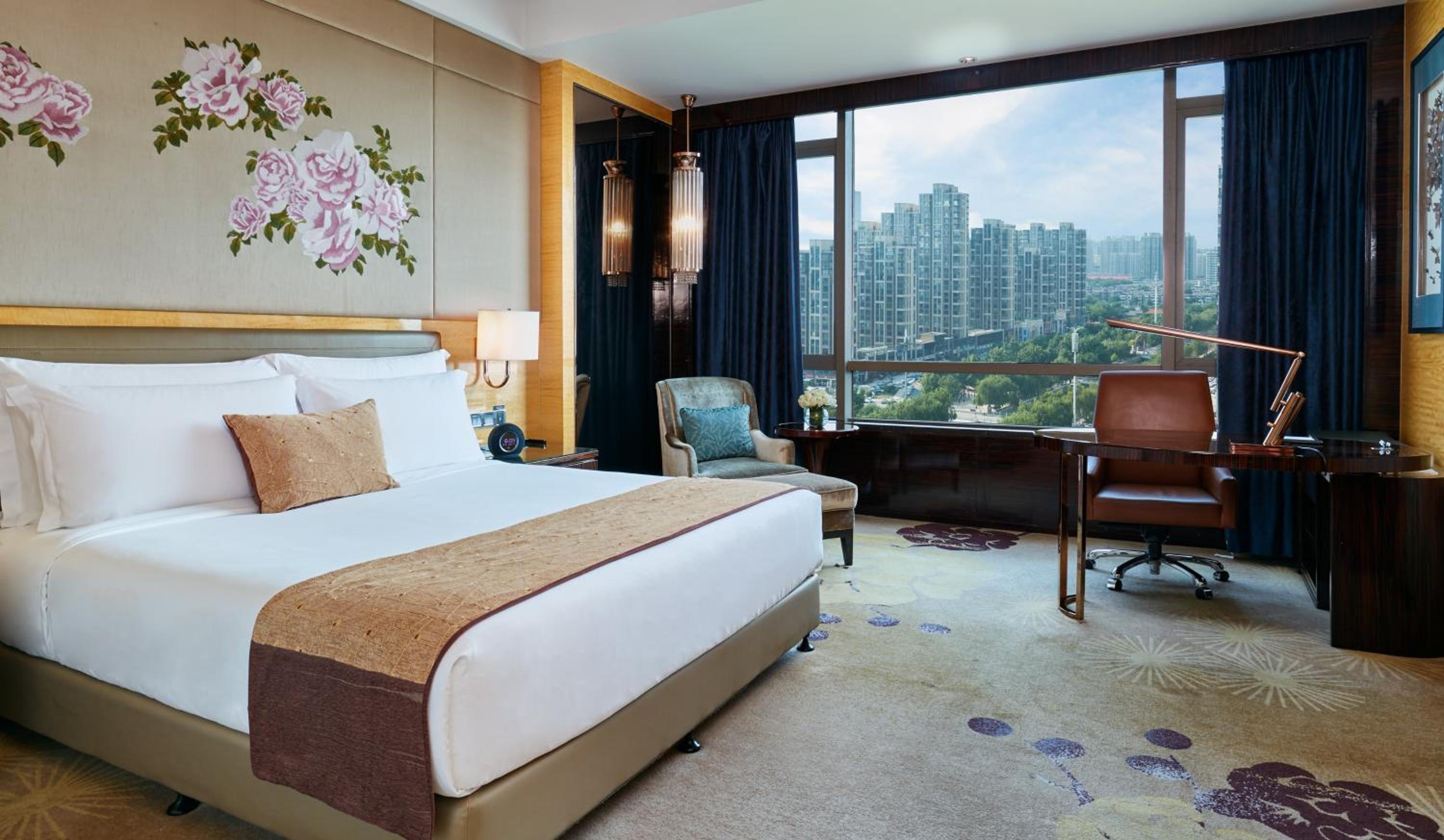 Classic King Room with Garden View - Photo 4