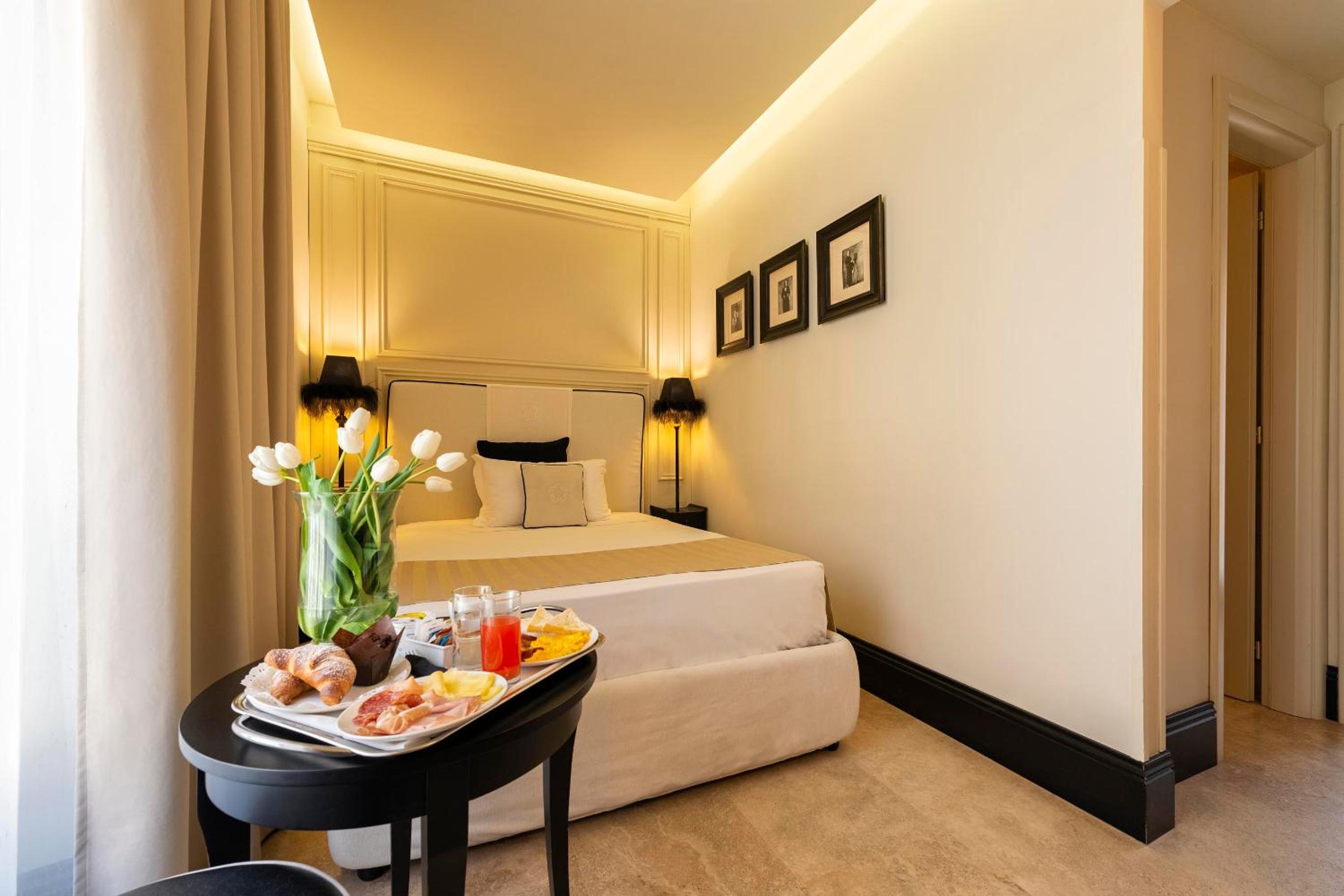 Small Double Room photo 1