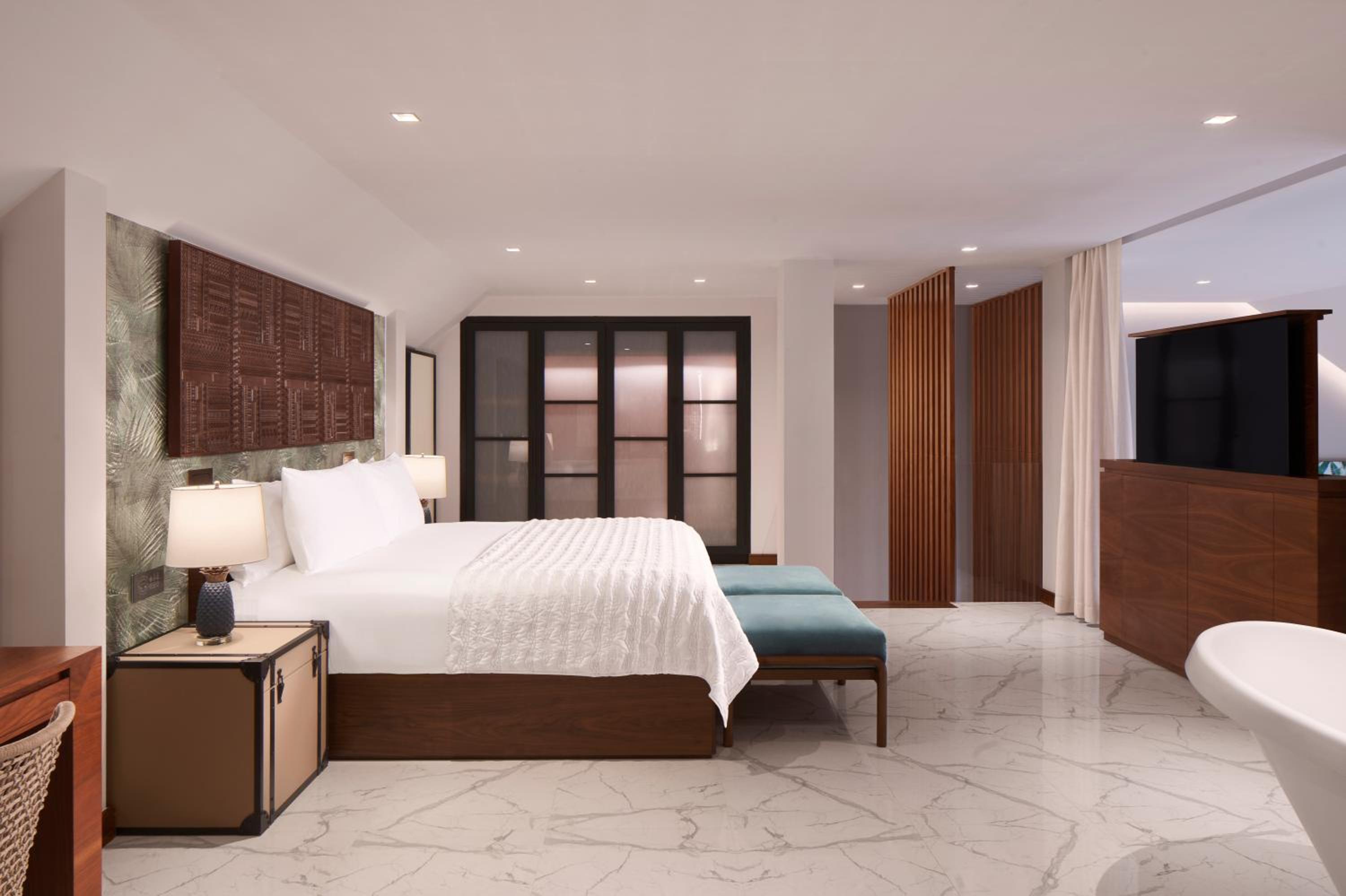 Beachfront Family Suite - Photo 1