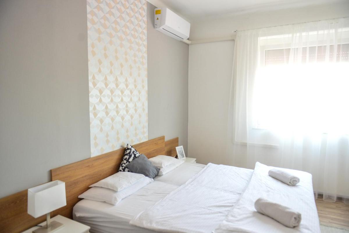 Small Double or Twin Room - Photo 6