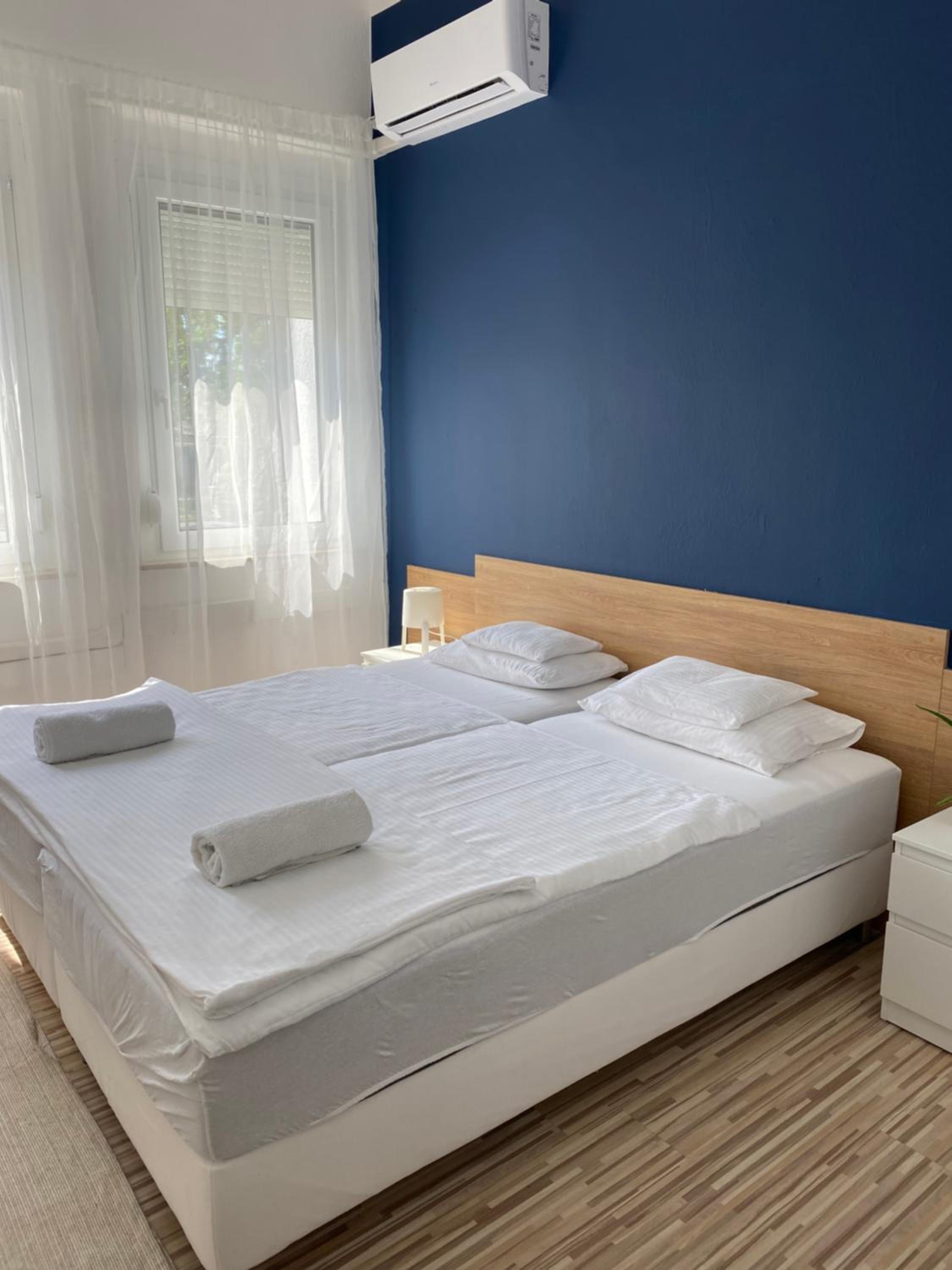Small Double or Twin Room - Photo 3