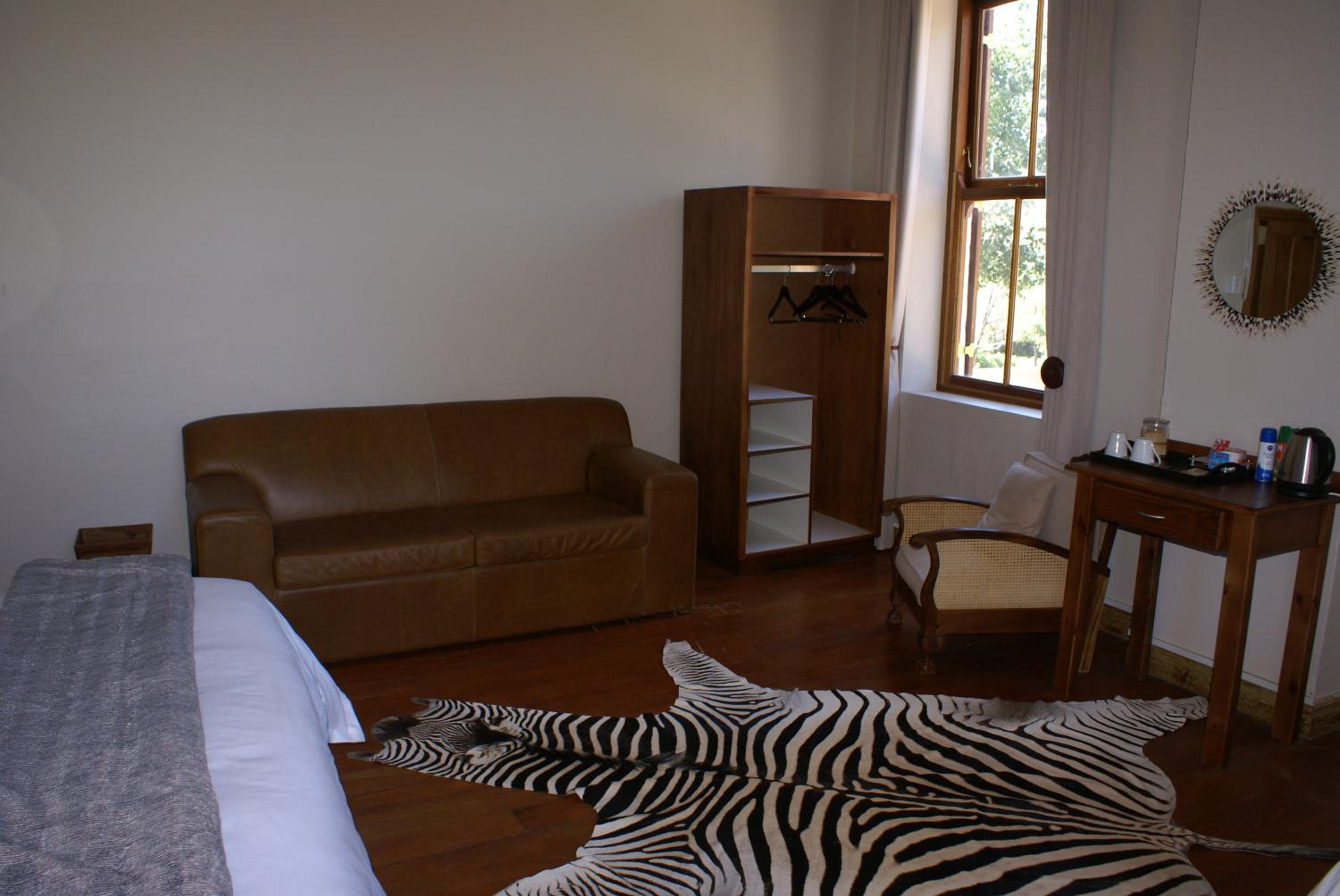 Family Room with Shower - Photo 4