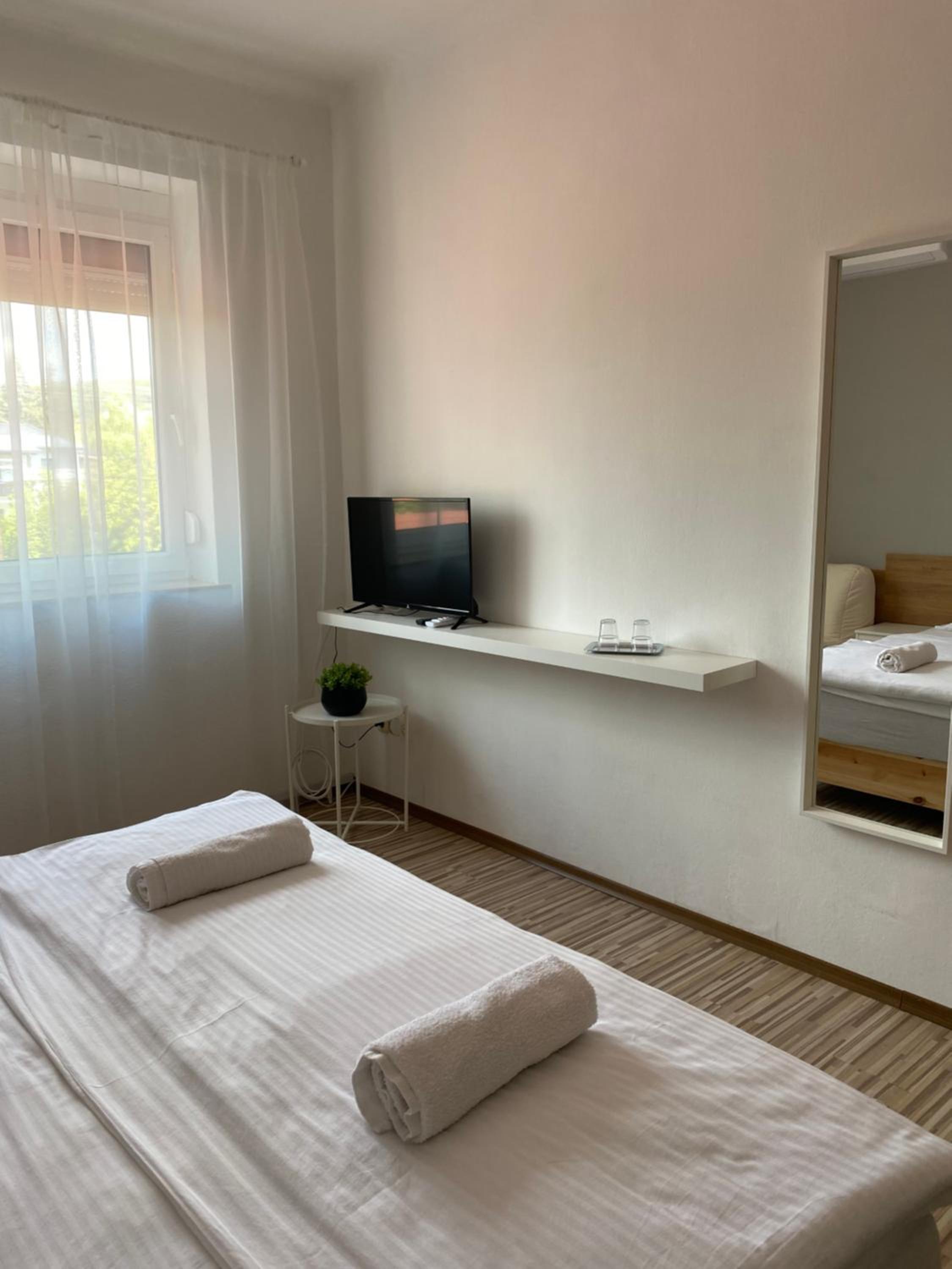 Standard Twin Room with Sofa photo 2