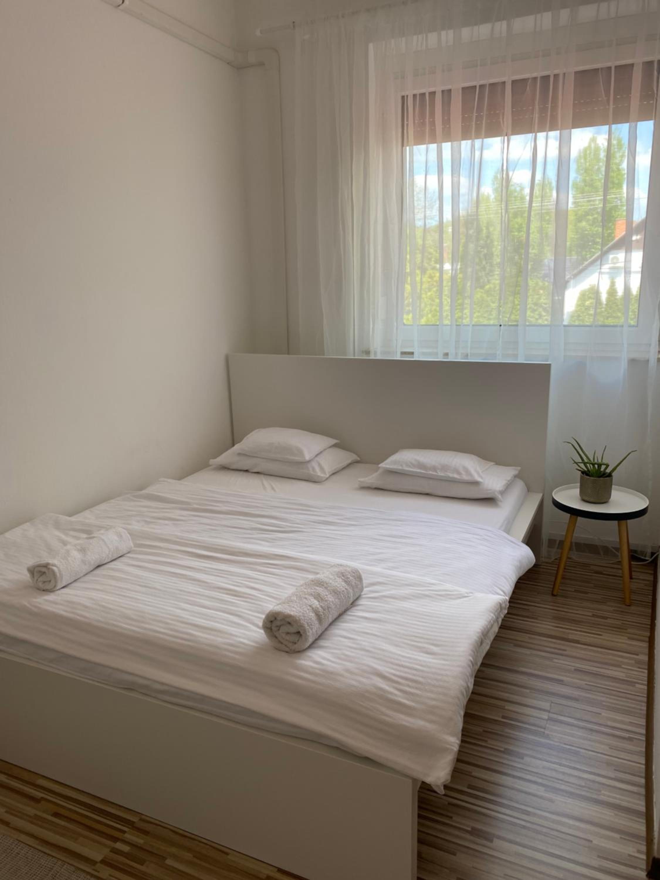 Apartment photo 2