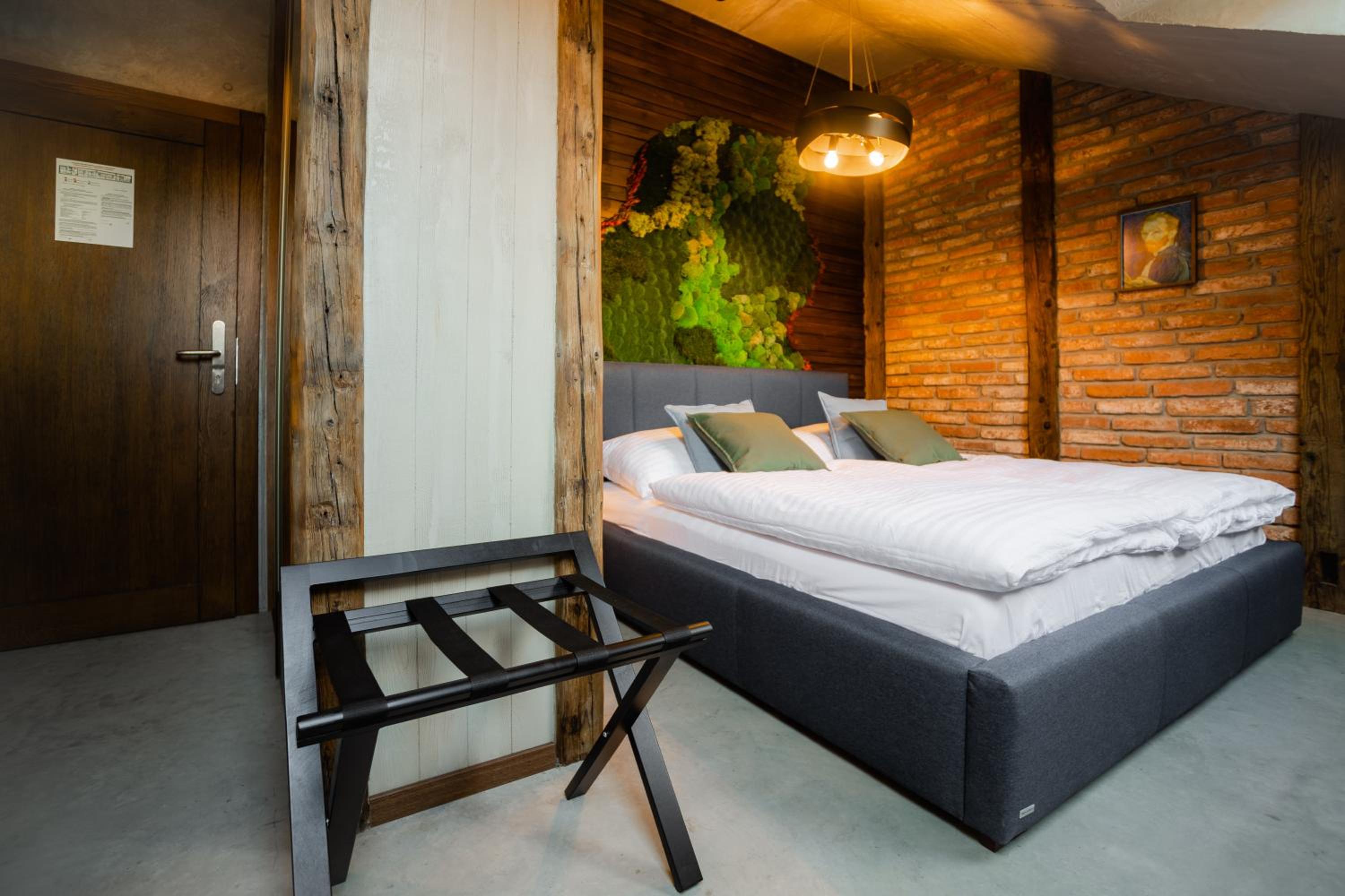 Double Room with Private Bathroom - Photo 6