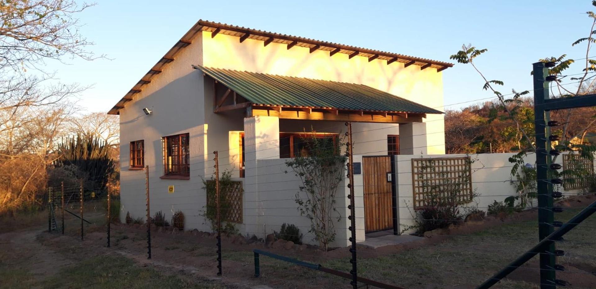 One-Bedroom House - Photo 4