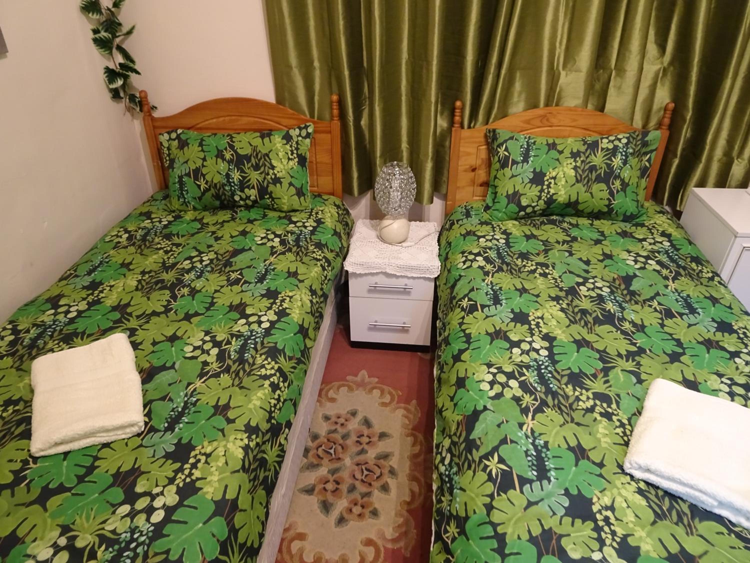 Double Room with Private External Bathroom - Photo 2
