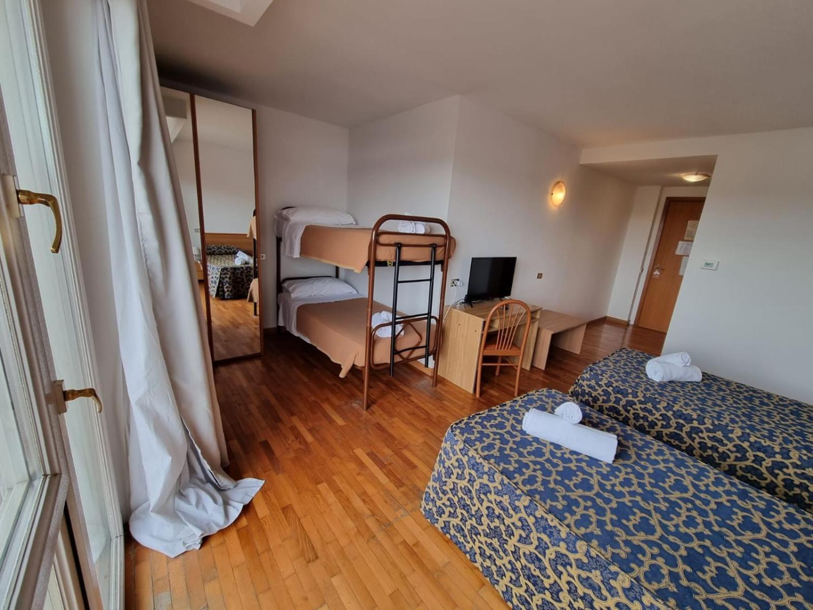 Quadruple Room photo 2