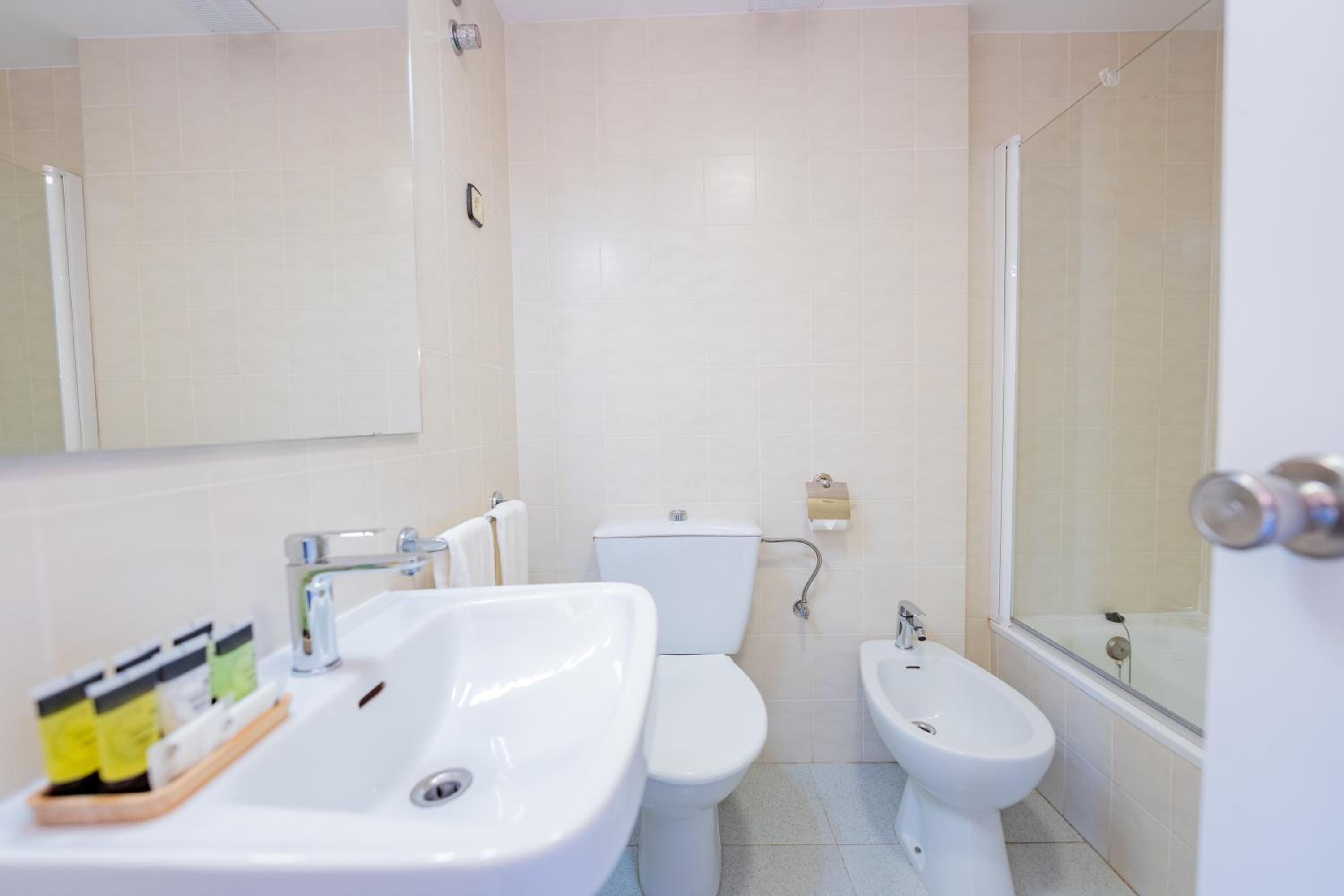 Standard Twin Room photo 2