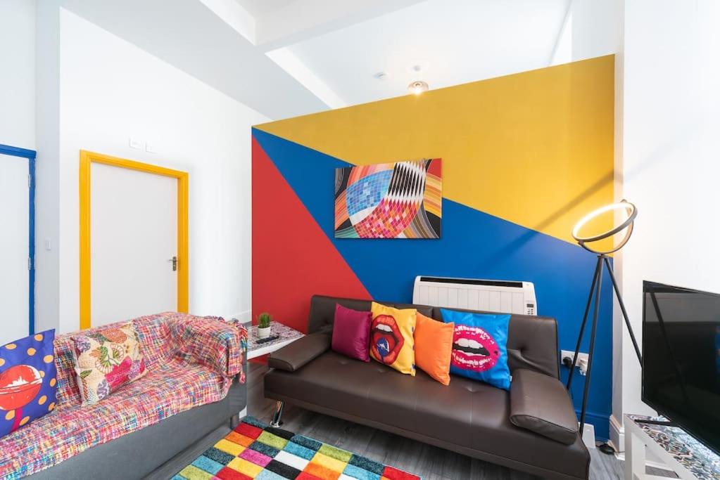 One-Bedroom Apartment - Photo 6