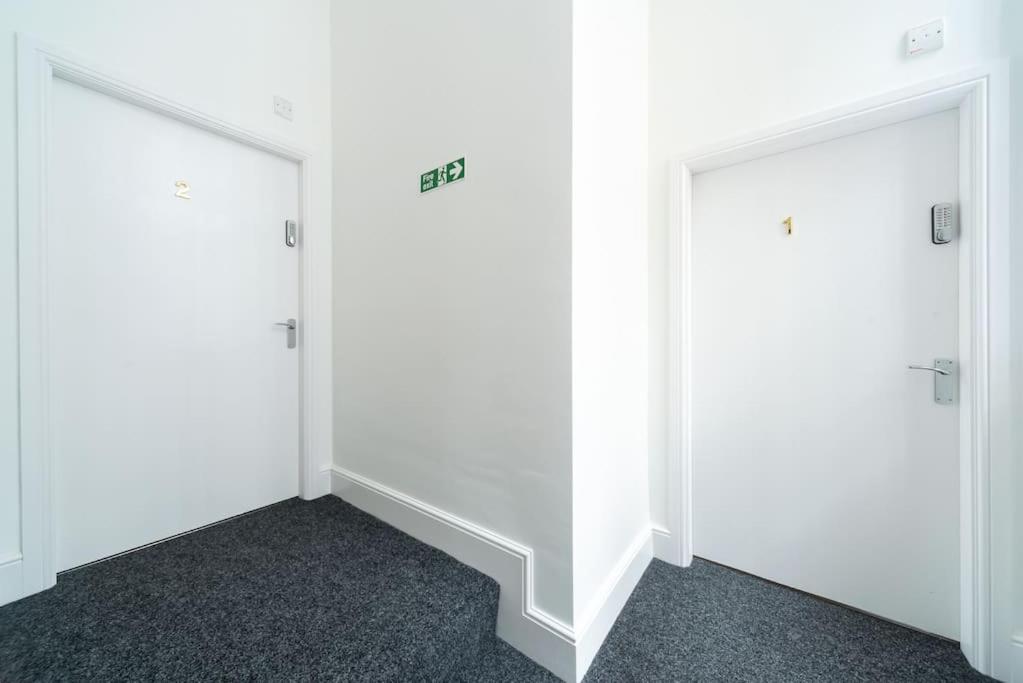 One-Bedroom Apartment - Photo 21