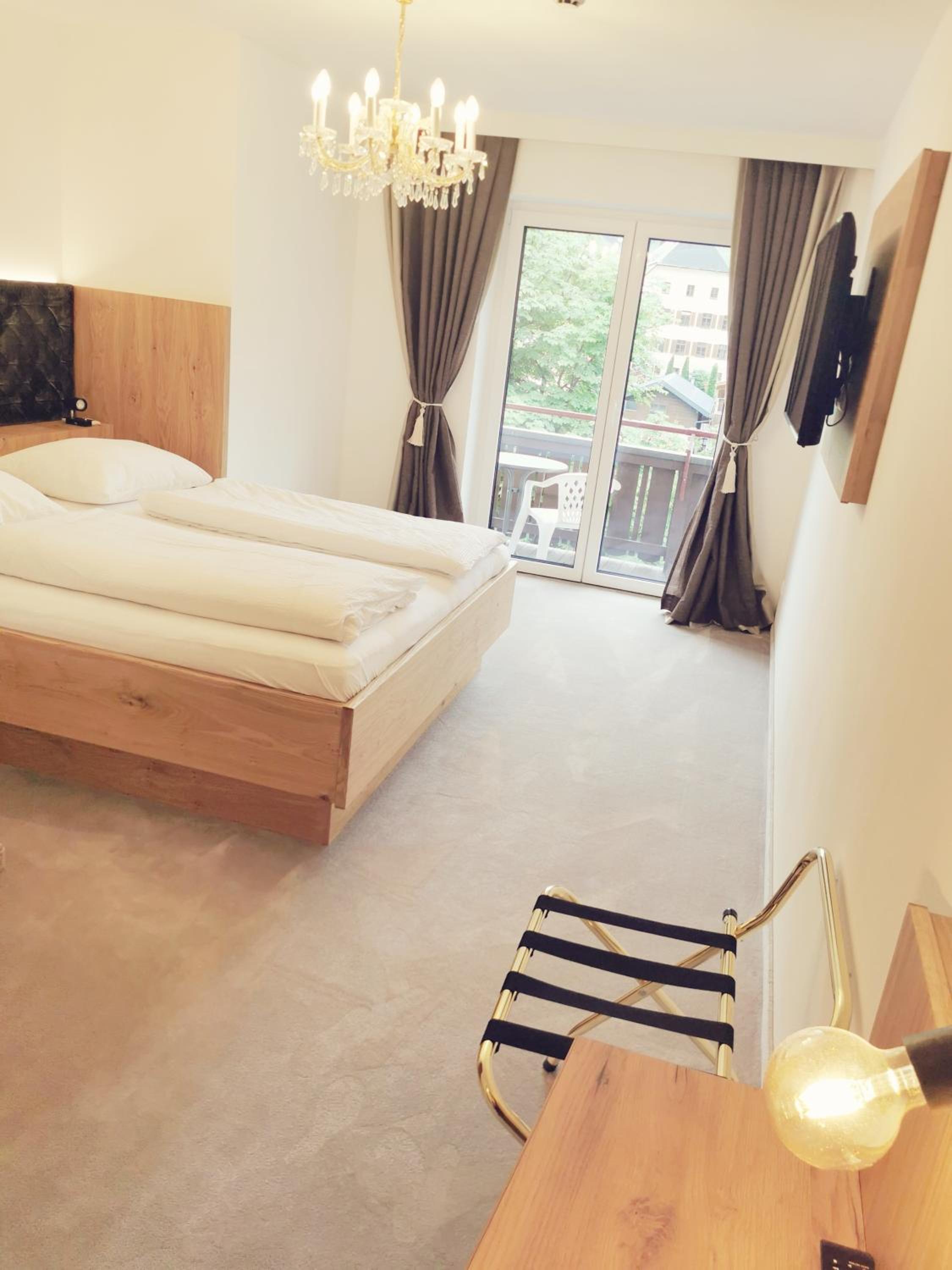 Deluxe Double Room with Balcony photo 2
