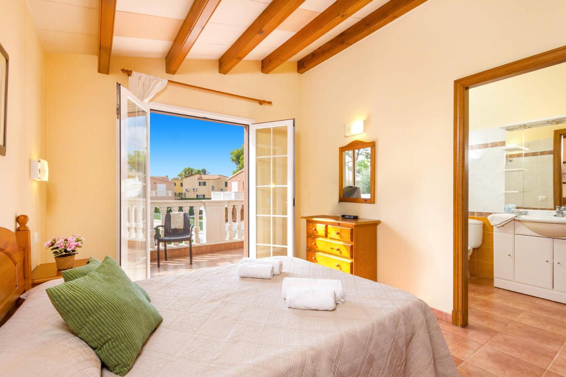 Villa de Tres Habitaciones