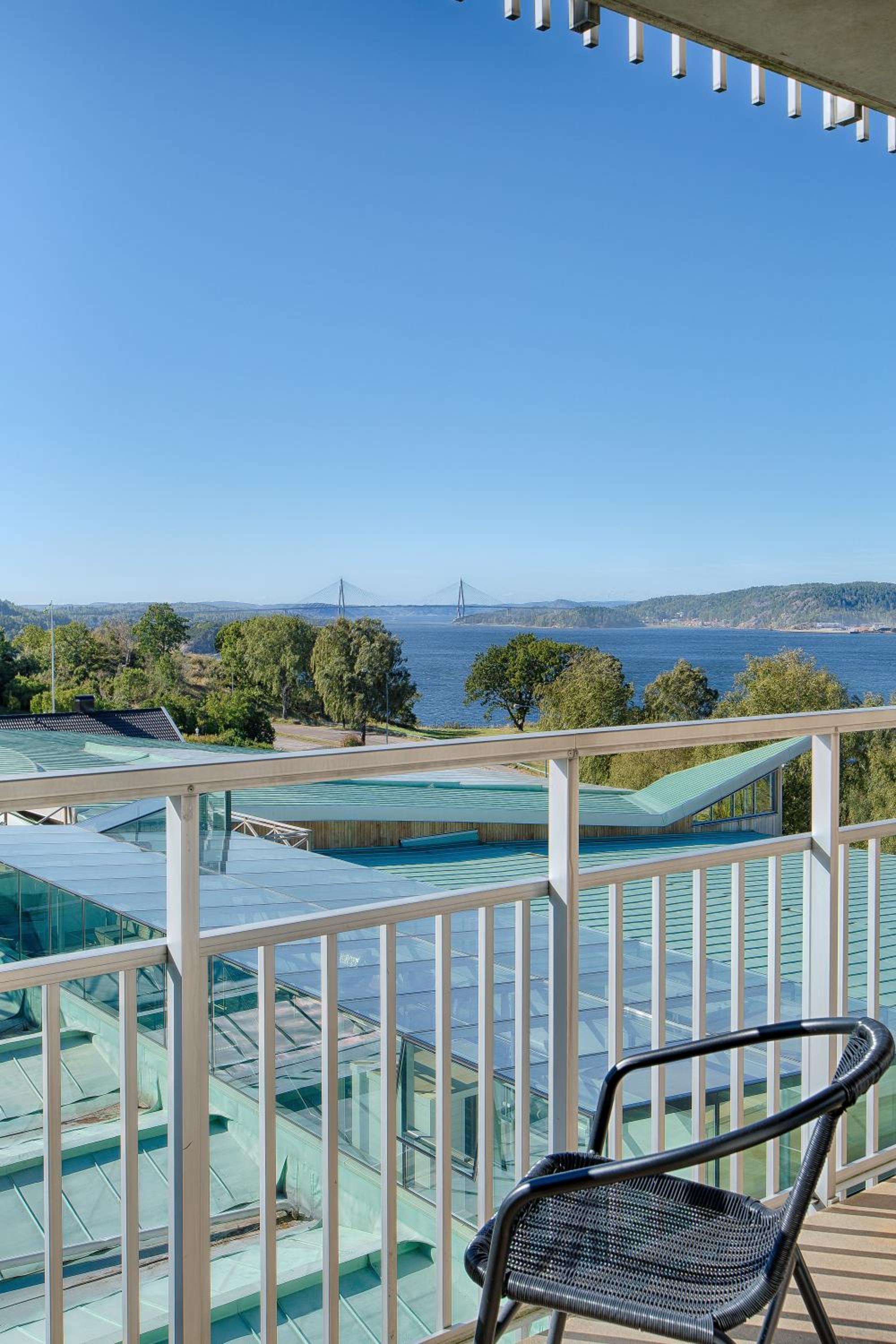 Double or Twin Room with Balcony - Photo 4