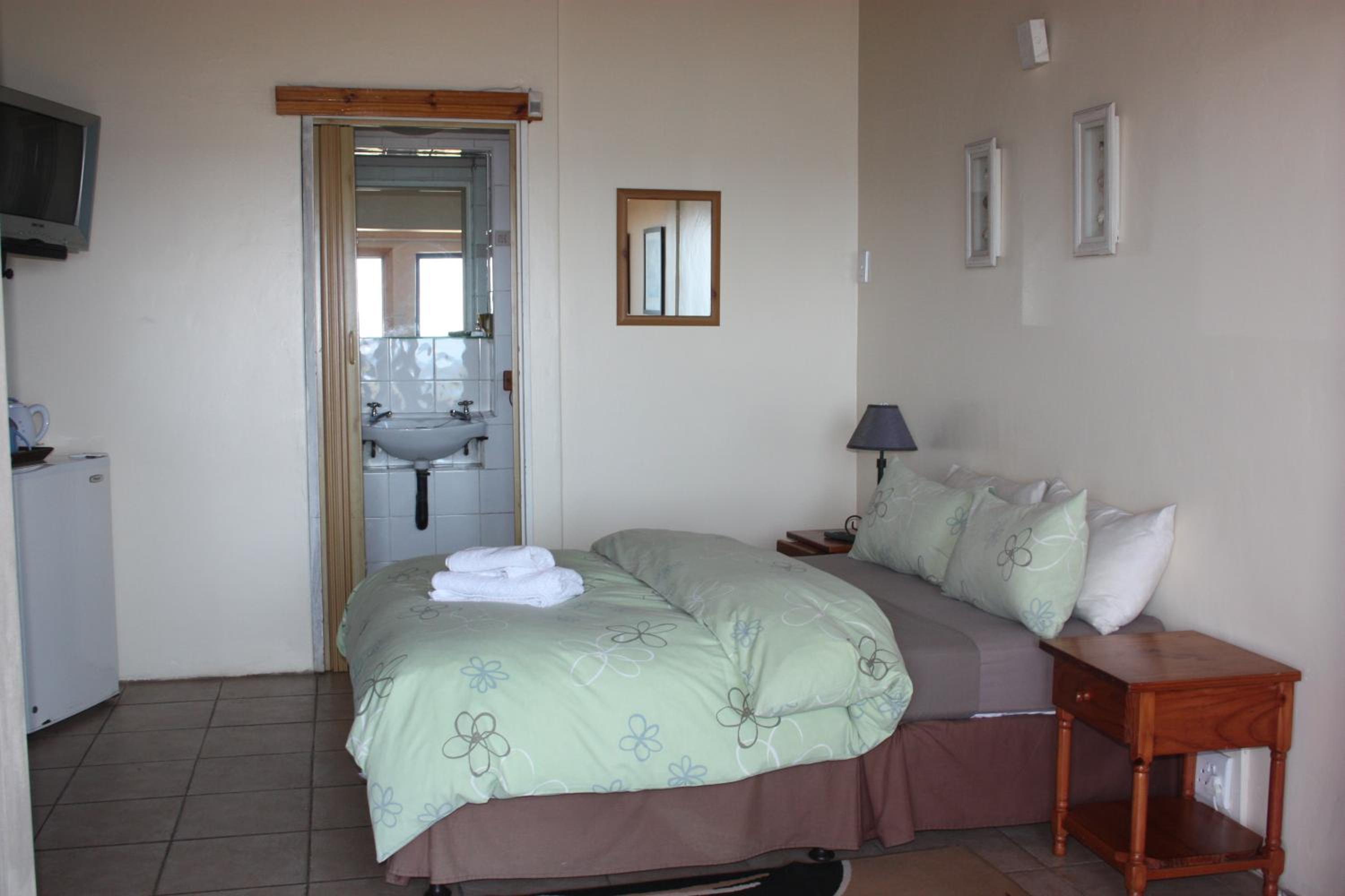 Budget Double Room photo 2