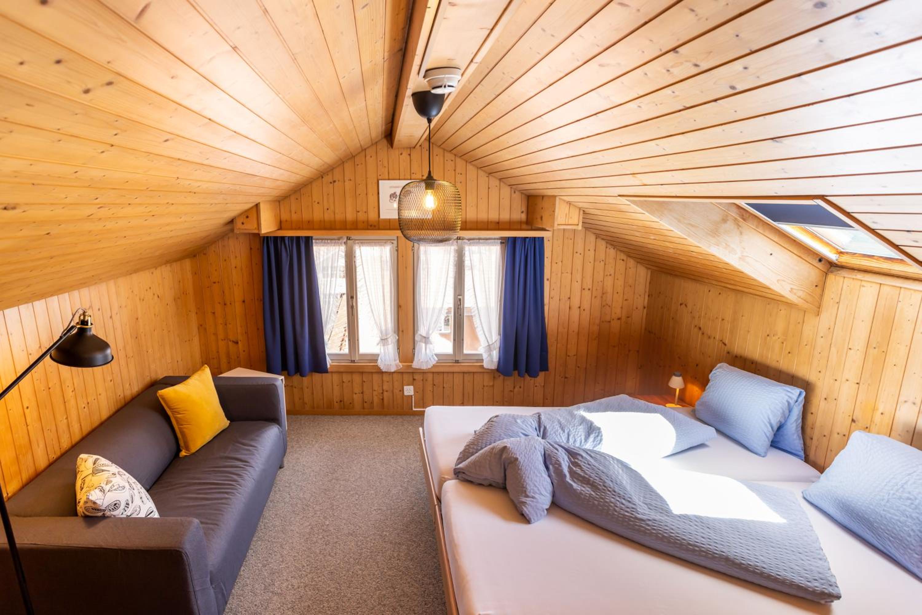 Budget Double Room with Shared Bathroom photo 3