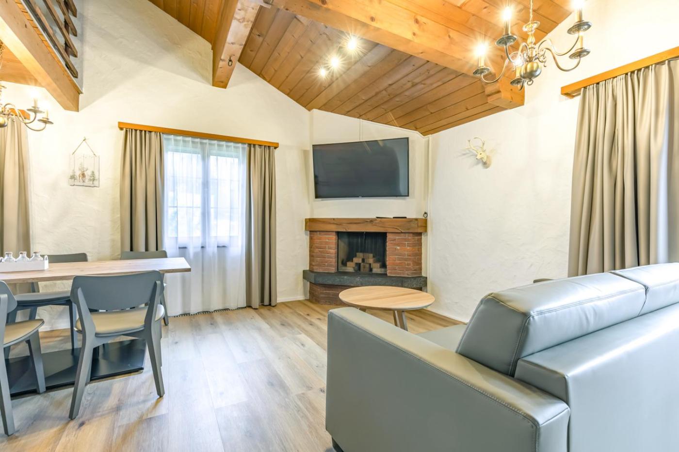 Apartment - Split Level photo 2