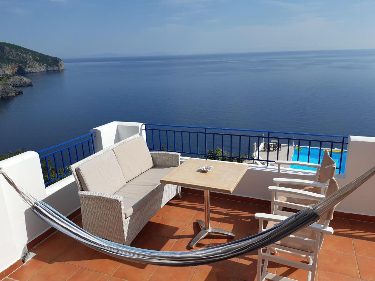 Triple Room with Sea View photo 1