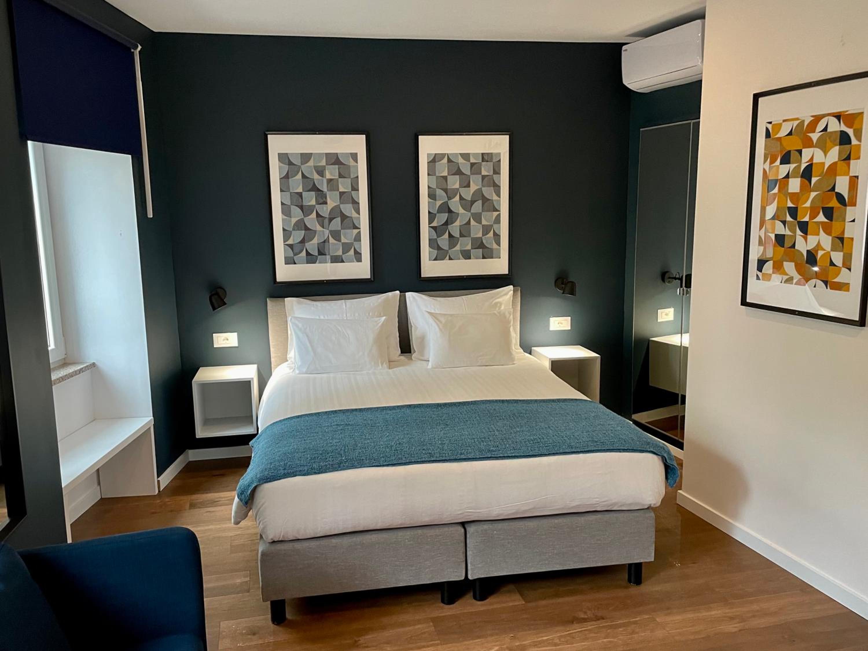Deluxe Room - Photo 11
