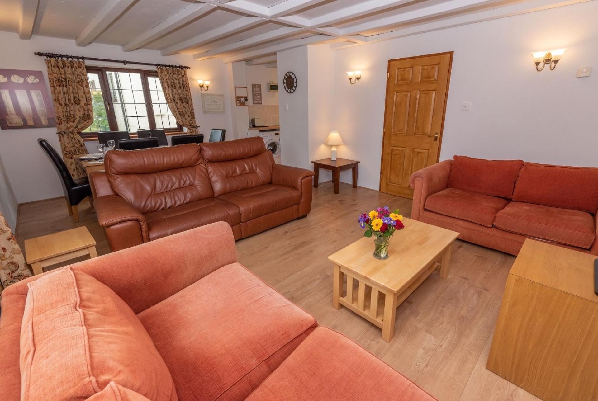 Three-Bedroom House photo 3