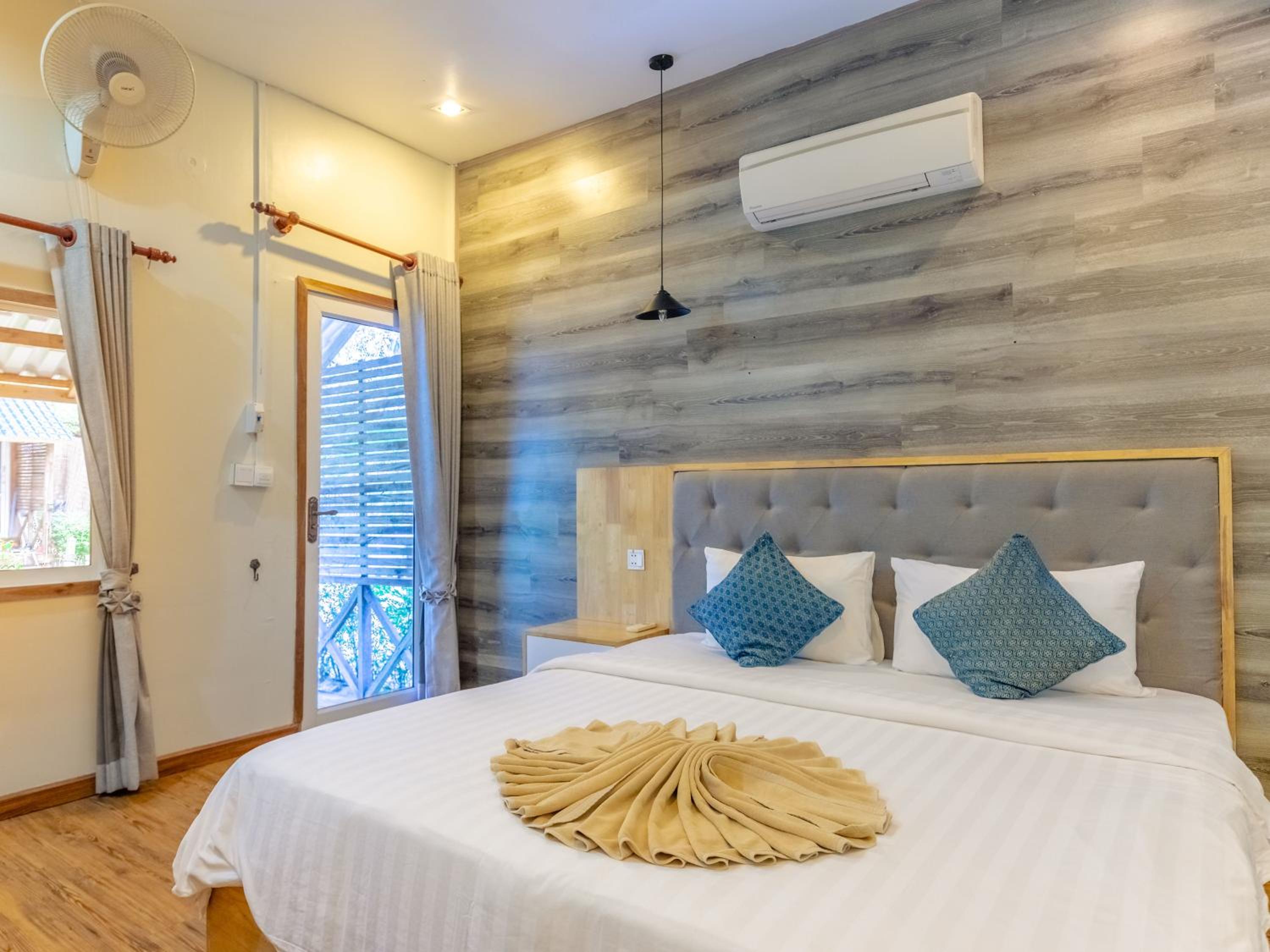 Budget Room with AC photo 1