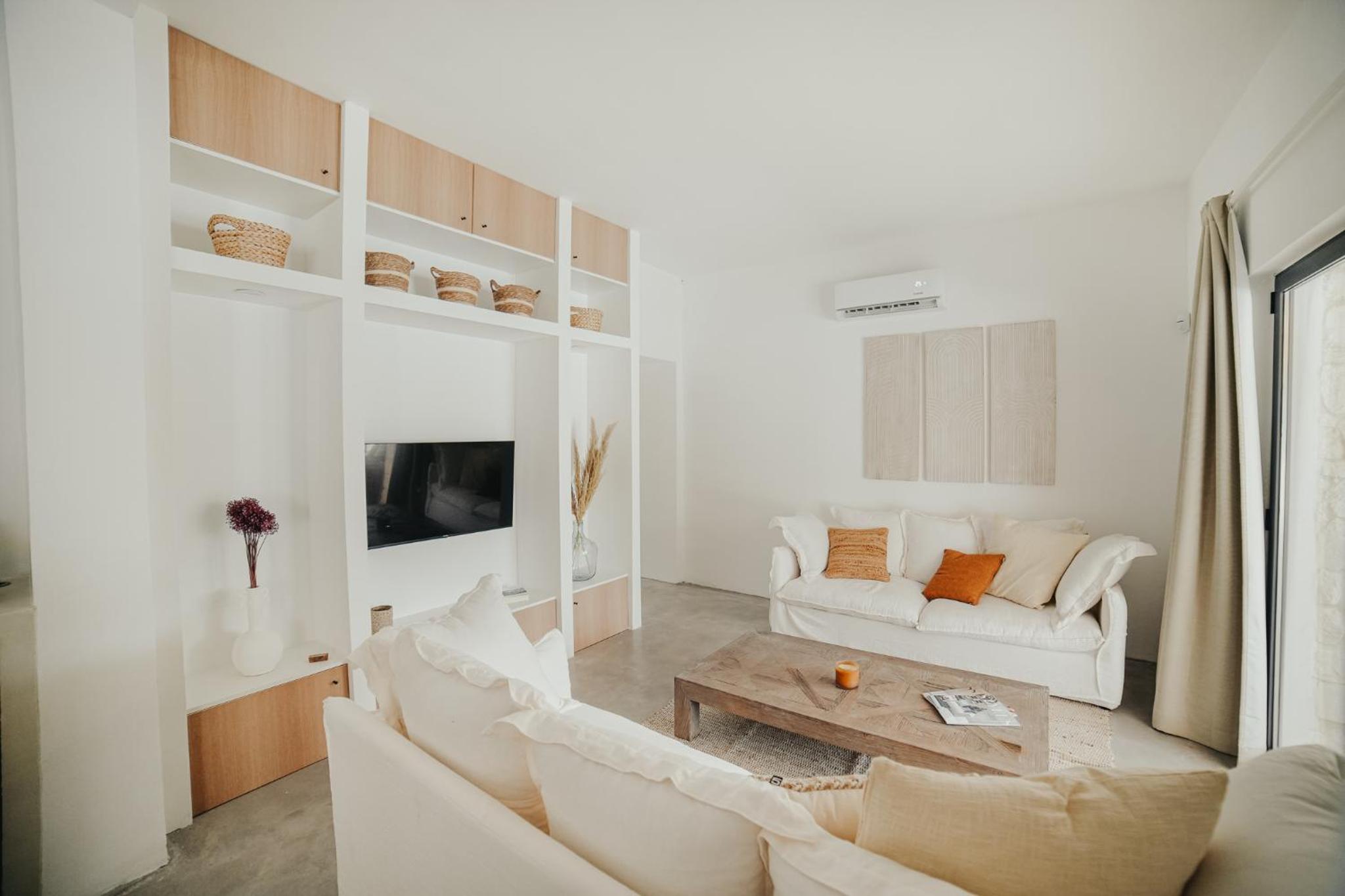 Three-Bedroom Villa photo 1
