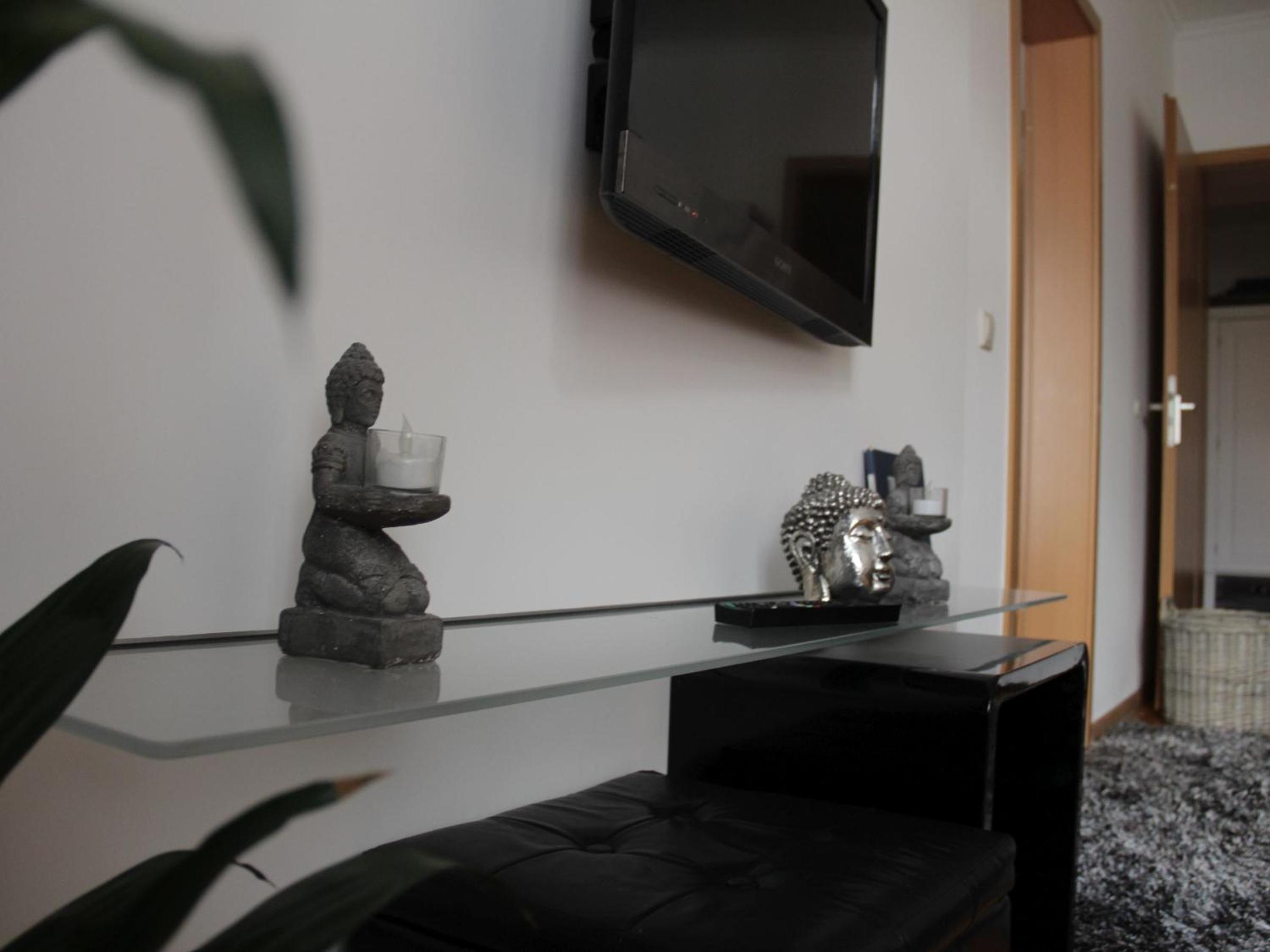 One-Bedroom Apartment with Lake View photo 3